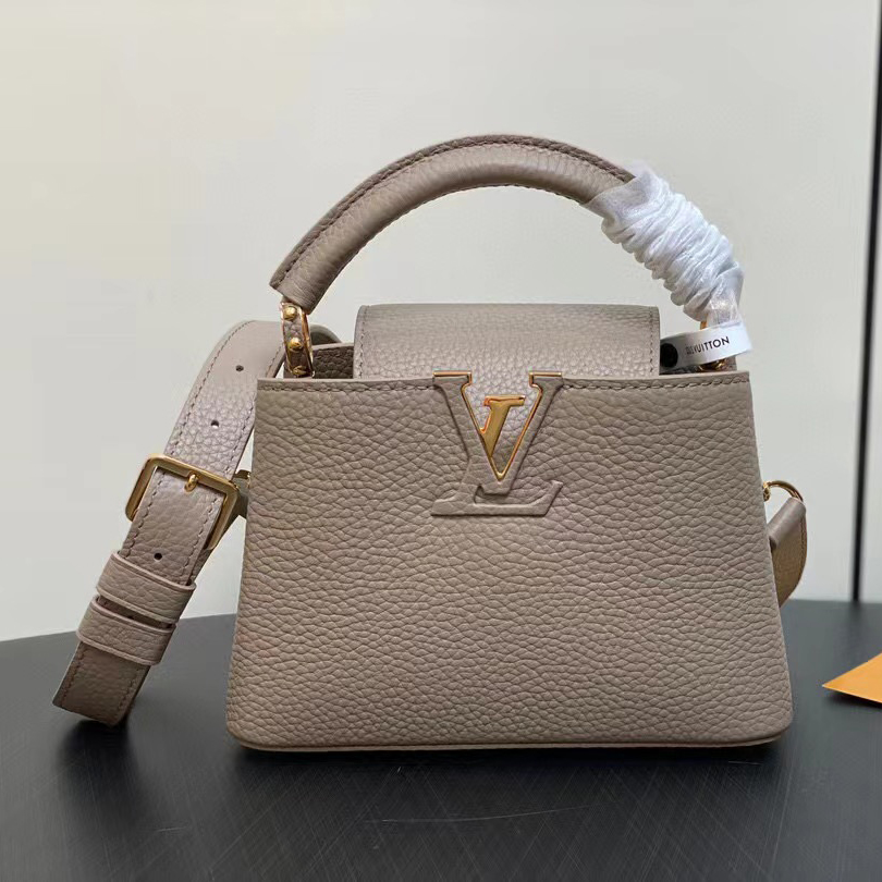 LV Designer bag Shoulder Bag Luxury Bag Crossbody Purse Designer Capacity Tote Bag Women Fashion Versatile Shoulder Bag Simple Commuter Hand bag