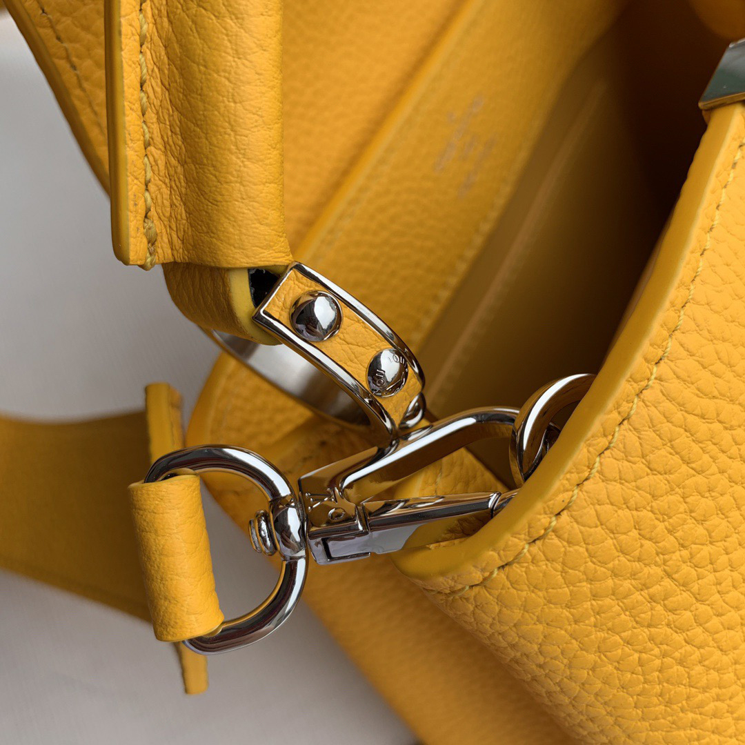 LV Designer bag Shoulder Bag Luxury Bag Crossbody Purse Designer Capacity Tote Bag Women Fashion Versatile Shoulder Bag Simple Commuter Hand bag