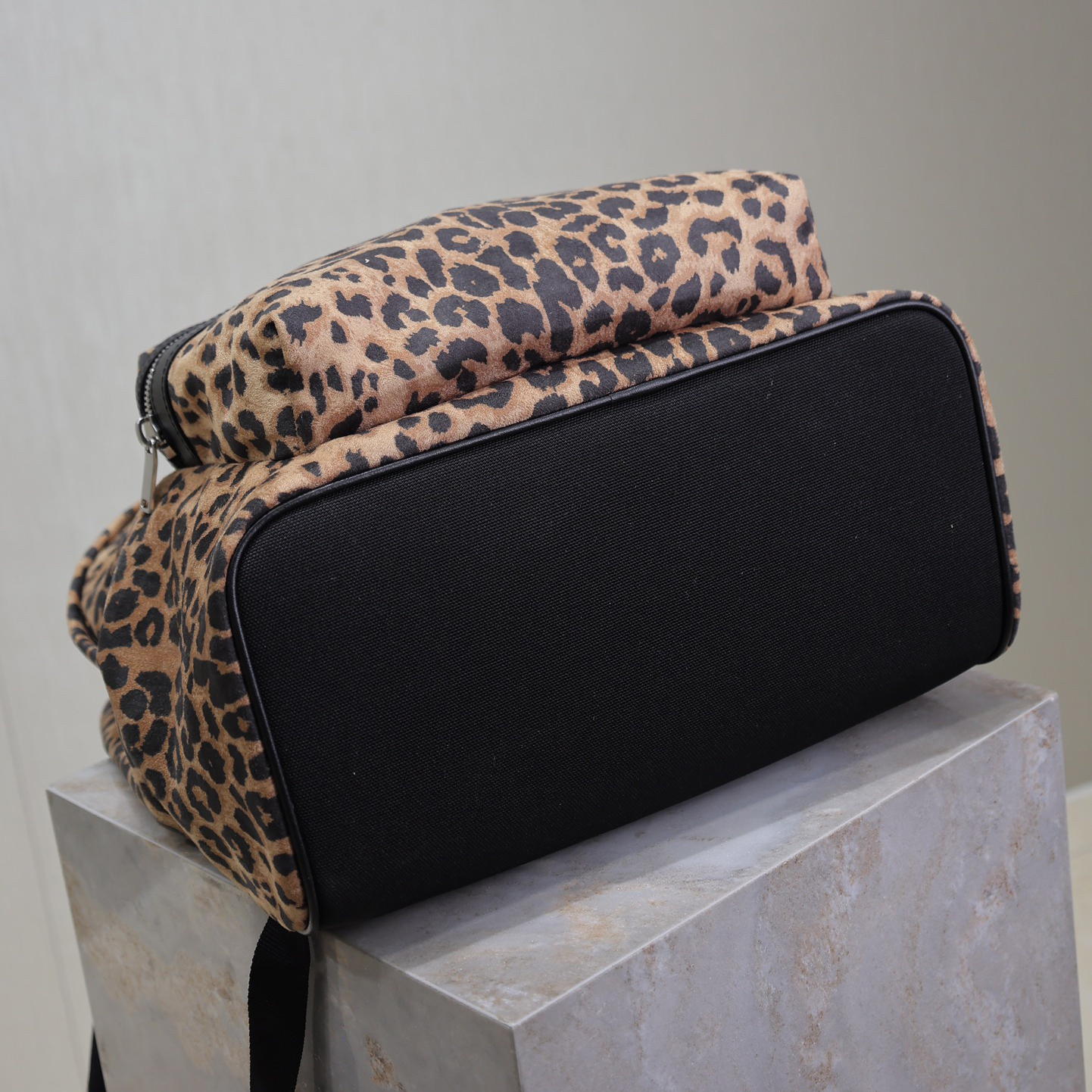 YSL Stylish Design Men's And Women's Backpack Leopard Print And Adjustable Shoulder Straps Simple And Versatile Style