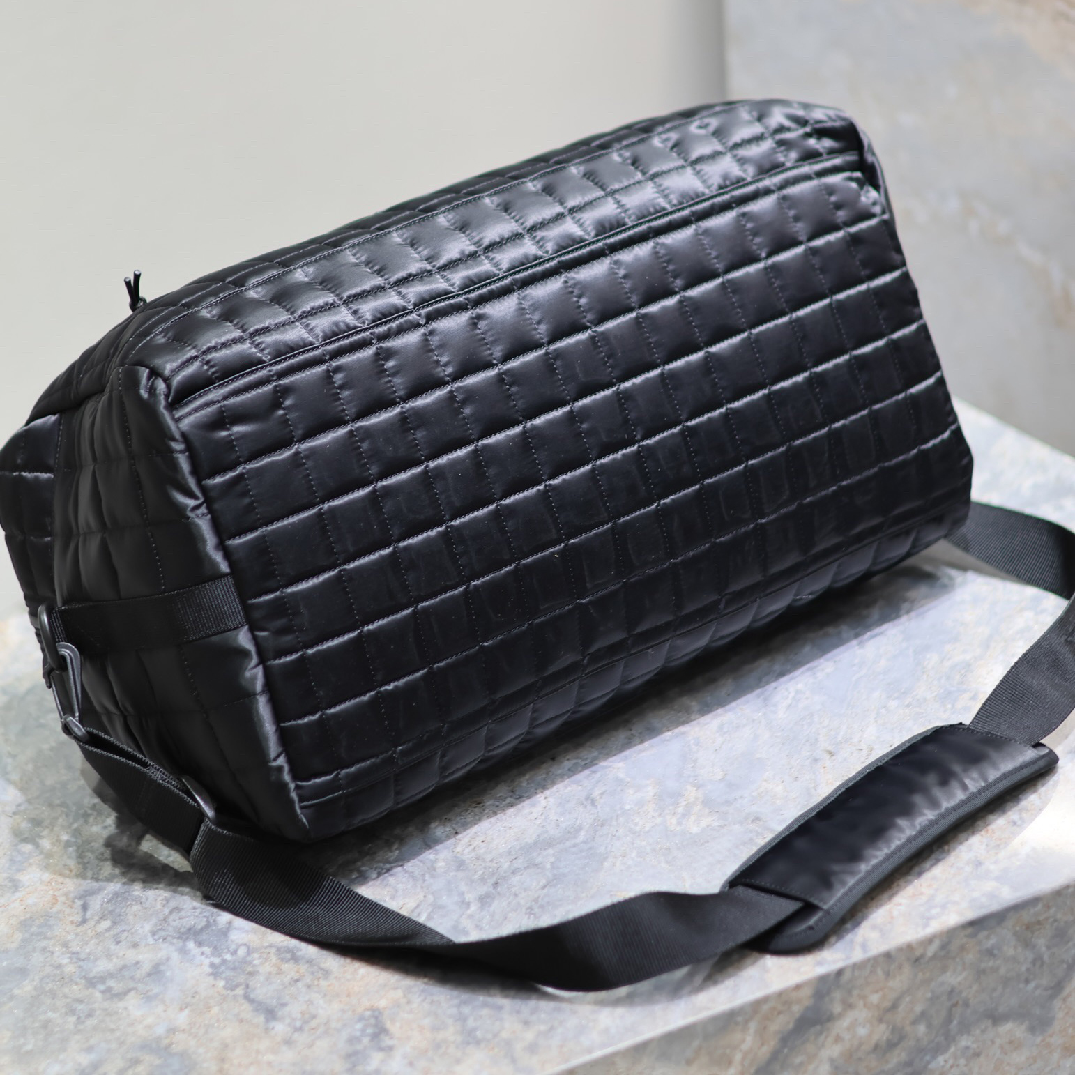 YSL Stylish Design Men's And Women's Outdoor Bag For Studen Casual Ribbon Handle And Padded Shoulder Strap Are Lightweight And Stylish Handheld Or Carried On One Shoulder Simple Yet Sophisticated, Trendy And Cool Style