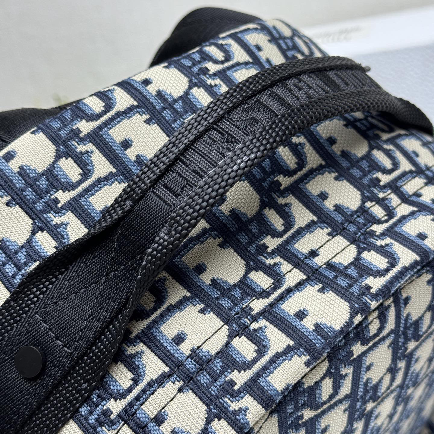 Doir Stylish Design Men's And Women's Backpack With Printed Effect Leather Using Embossed Technology And Adjustable Shoulder Straps Can Be Paired With Casual Clothing