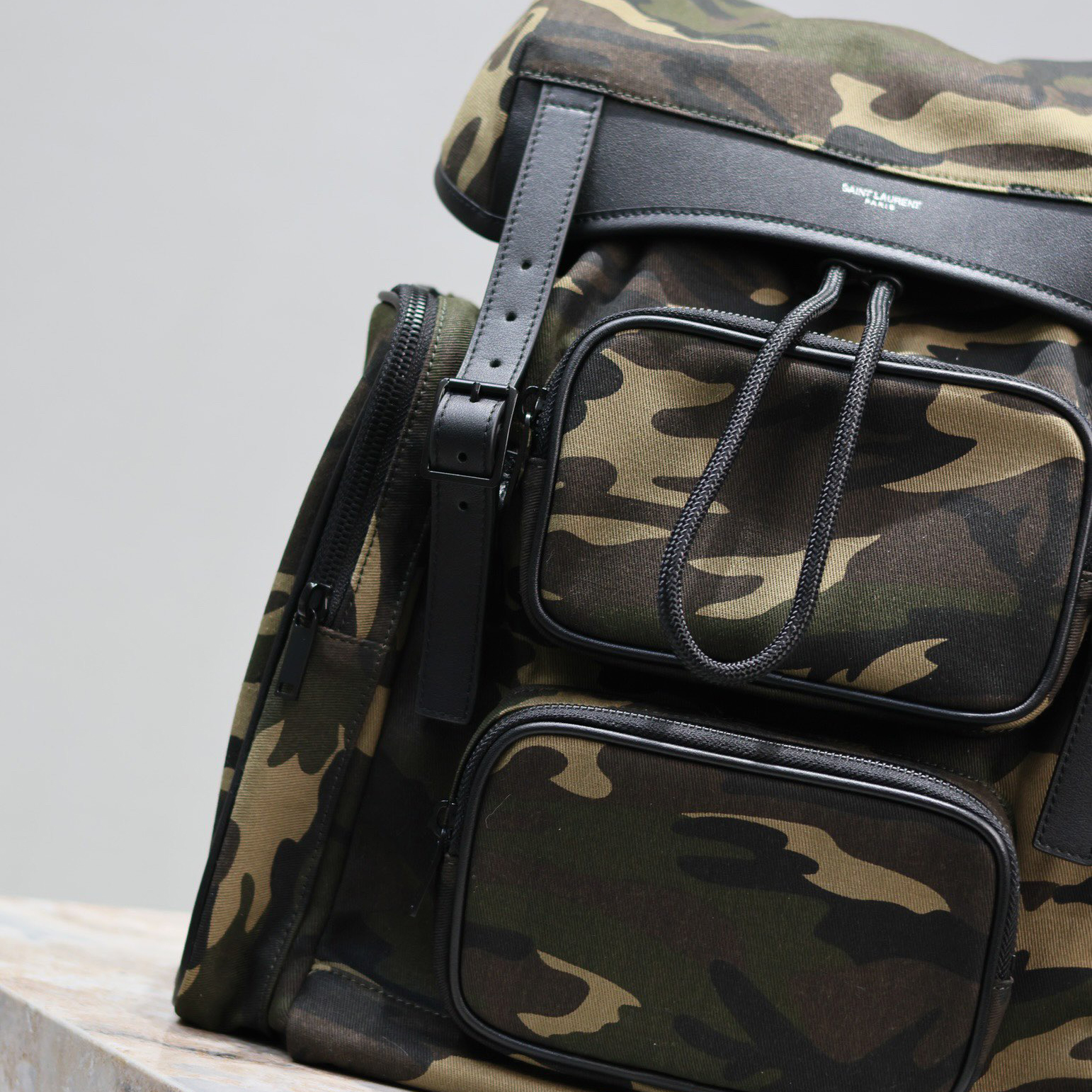 YSL Stylish Design Men's And Women's Backpack Outdoor Bag For Studen Casual Daypack Yoga Gym Backpack Flip Top Backpack With Drawstring Simple And Versatile Style