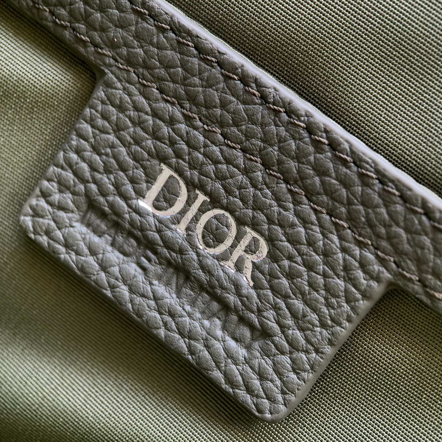 Doir Stylish Slanted Design Men's And Women's Shoulder Bags With Printed Effect Leather Using Embossed Technology And Adjustable Shoulder Straps Can Be Paired With Casual Clothing