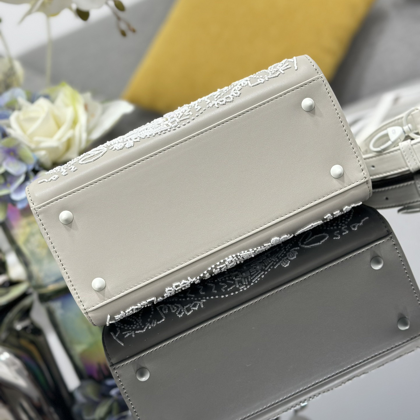 Dior Designer Bags Shoulder Bags Luxury Bags Crossbody Designer New Fashion Knitted Crossbody Bags Women's Artwork Embroidered Love White Beads Hand Bags ﻿