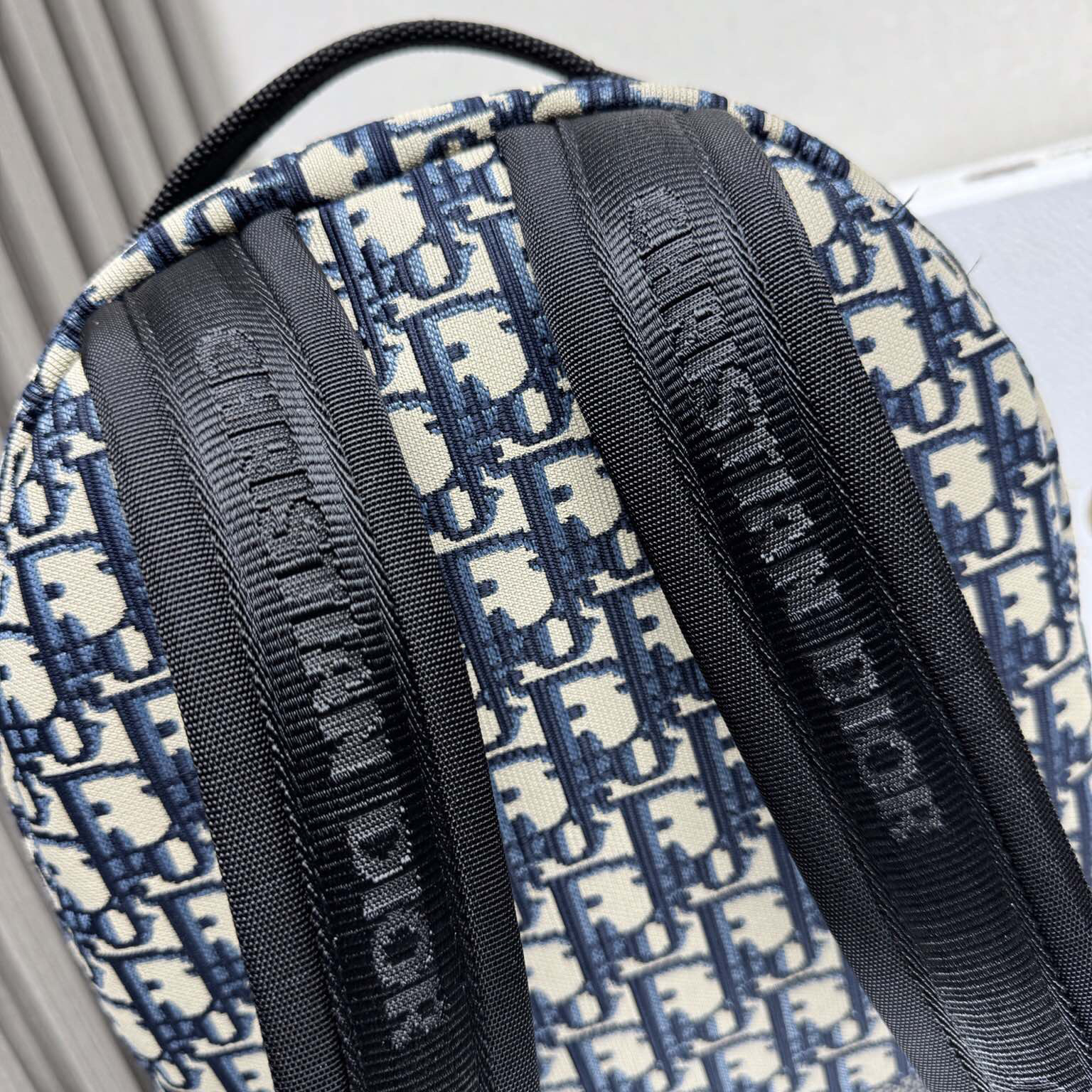 Doir Stylish Design Men's And Women's Backpack With Printed Effect Leather Using Embossed Technology And Adjustable Shoulder Straps Can Be Paired With Casual Clothing