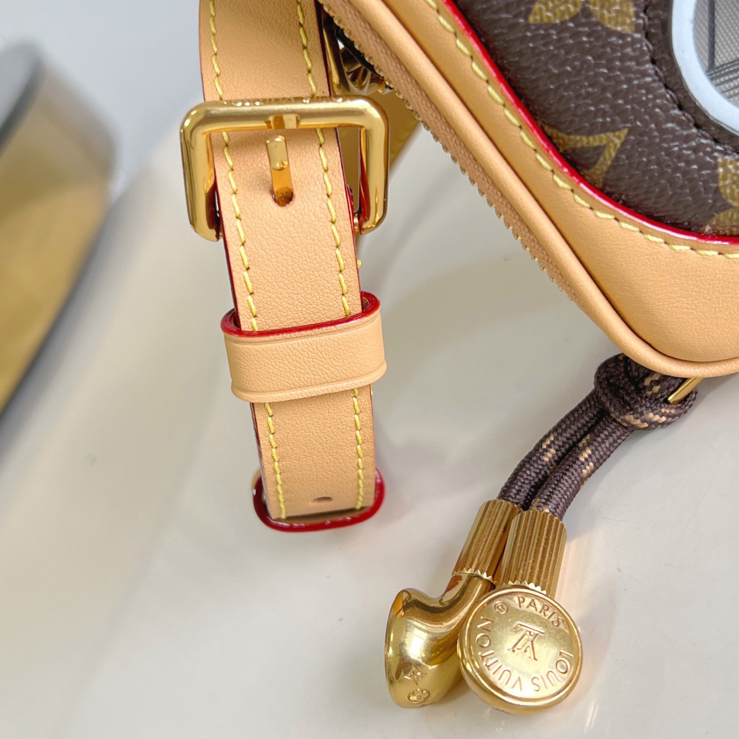 LV The Retro Inspiration Of The First Generation Cassette Recorder Women's Shoulder Bag Luxury Bag Detachable And Adjustable Shoulder High Quality Leather Crossbody Fashion Hand Bag