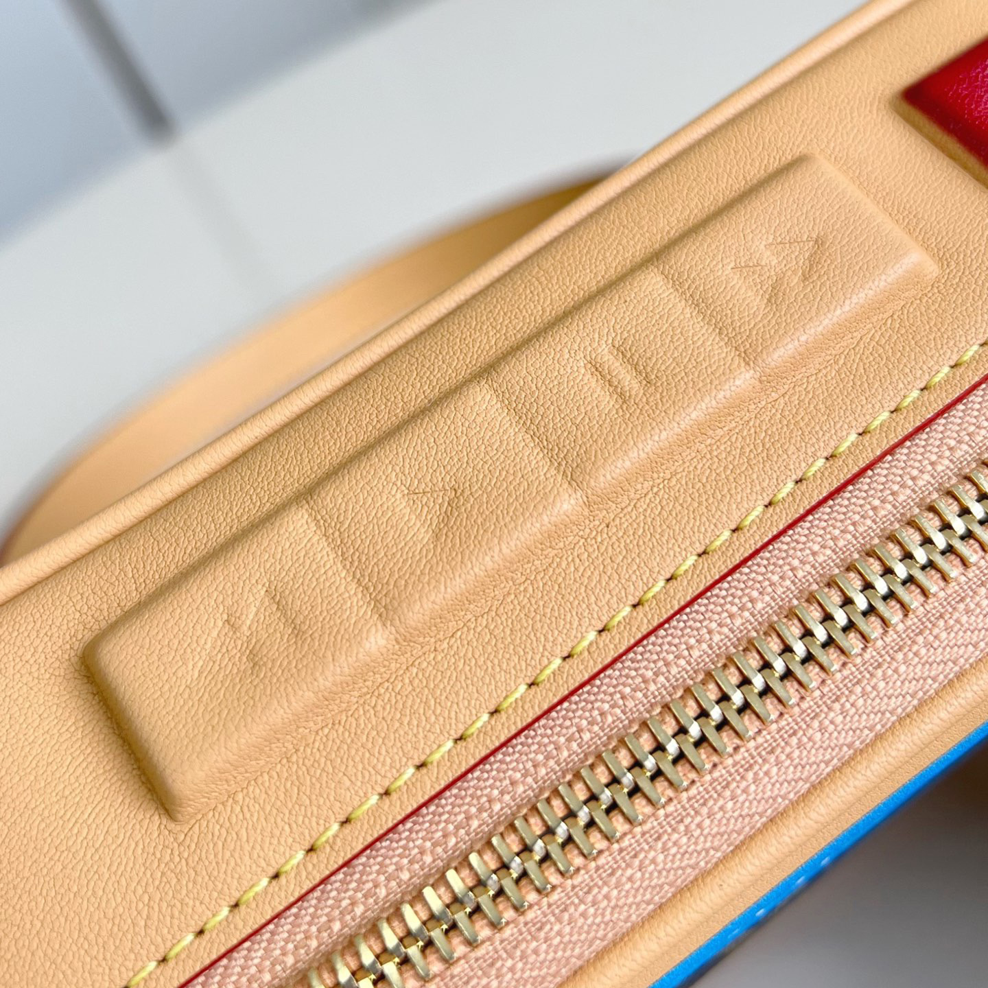 LV The Retro Inspiration Of The First Generation Cassette Recorder Women's Shoulder Bag Luxury Bag Detachable And Adjustable Shoulder High Quality Leather Crossbody Fashion Hand Bag