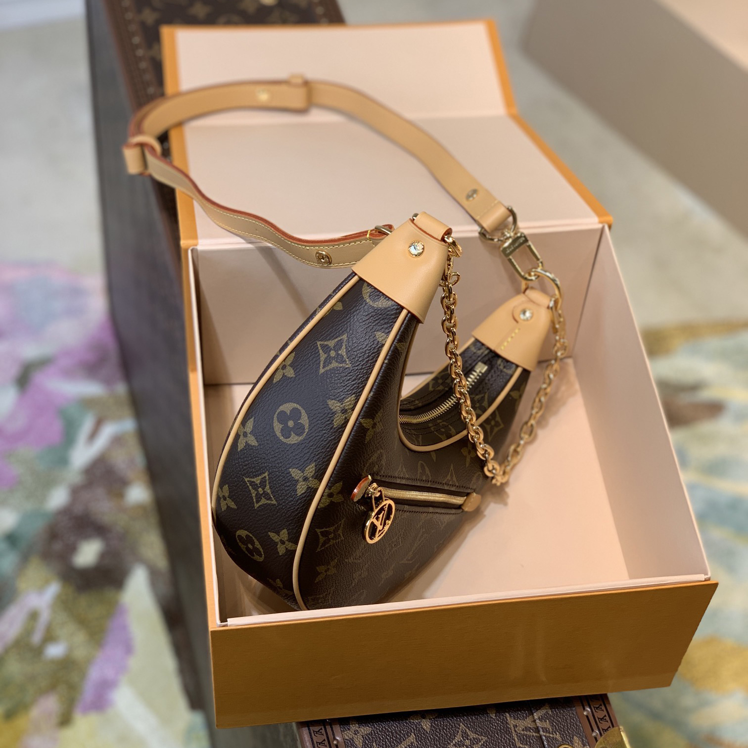 LV Designer Bag Shoulder Bag Luxury Bag Adjustable Shoulder Straps For Easy Shoulder Or Crossbody Crossbody Designer Bag Ladies Casual Handbag Chain Ladies Moon Package Half Circle Package Arc Package Pea Package Mini Bag