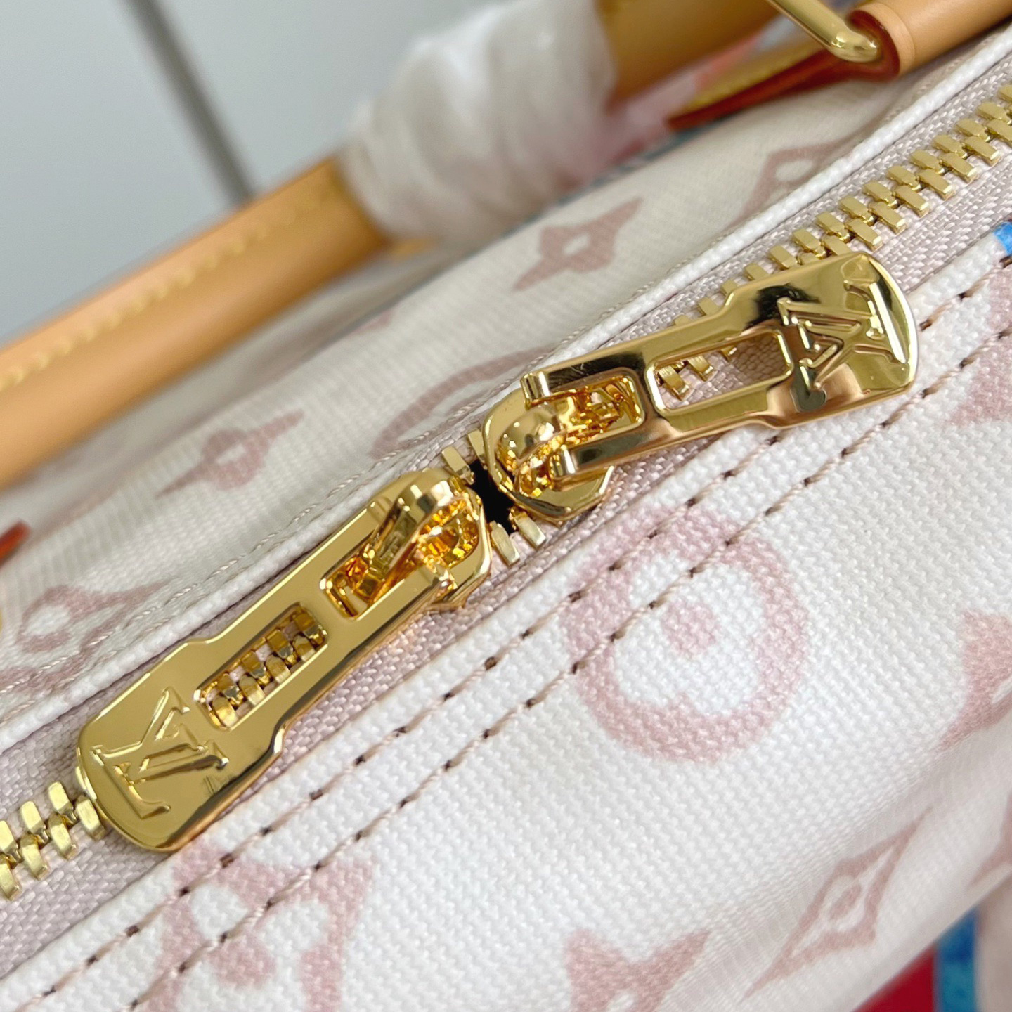 LV The Handbag Interprets Monogram Dune Elements With Retro Brushstrokes Paired With Airplane Shaped Decorations And Collage Effect Labels Luxury Bag Purse Classic Logo Women's Tramp Bag High Quality Leather Crossbody Fashion Printed Bag