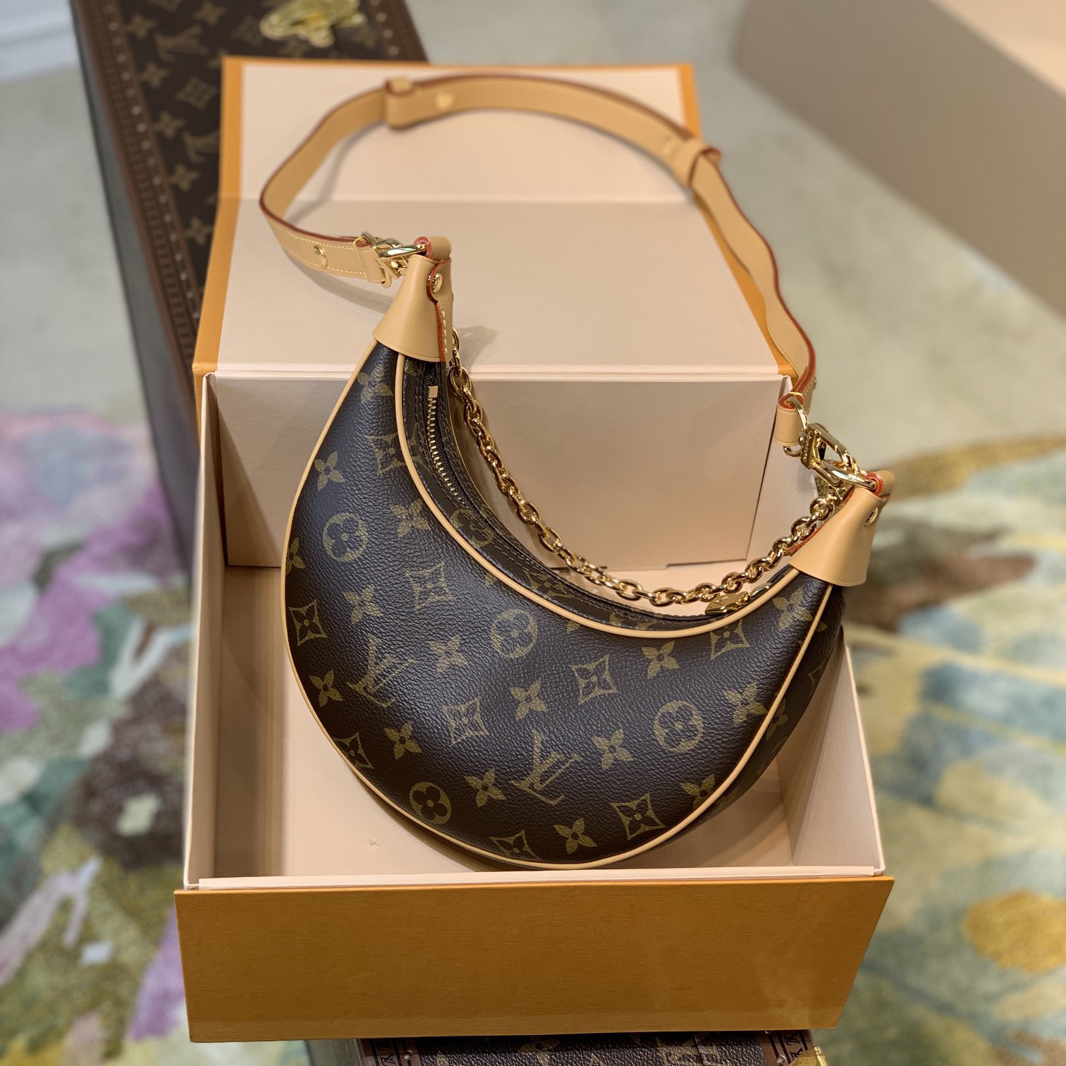 LV Designer Bag Shoulder Bag Luxury Bag Adjustable Shoulder Straps For Easy Shoulder Or Crossbody Crossbody Designer Bag Ladies Casual Handbag Chain Ladies Moon Package Half Circle Package Arc Package Pea Package Mini Bag