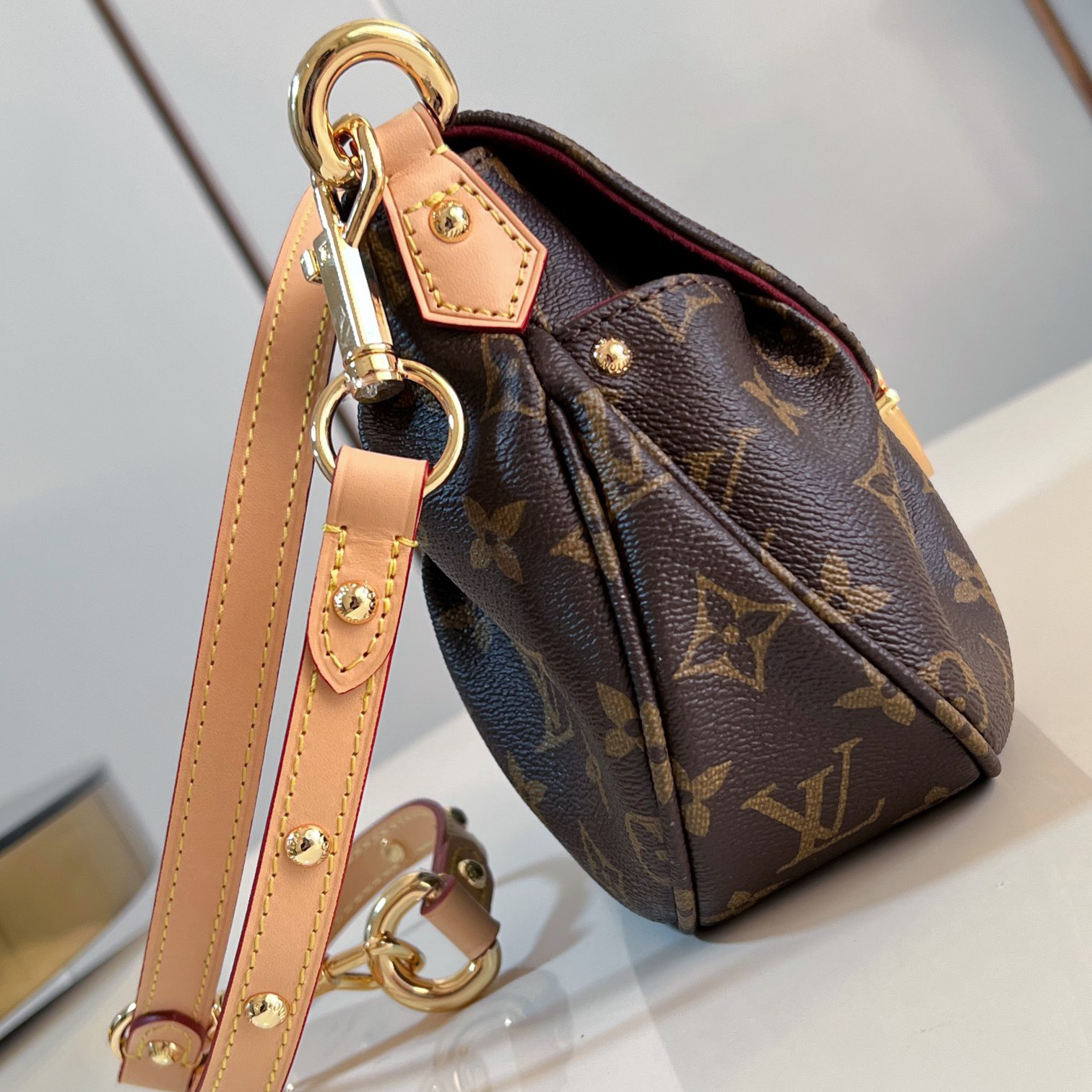 LV Designer Bag Shoulder Bag Luxury Bag Purse Tote Classic Logo Women's Tramp Bag High Quality Leather Crossbody  Fashion Printed Hand Bag
