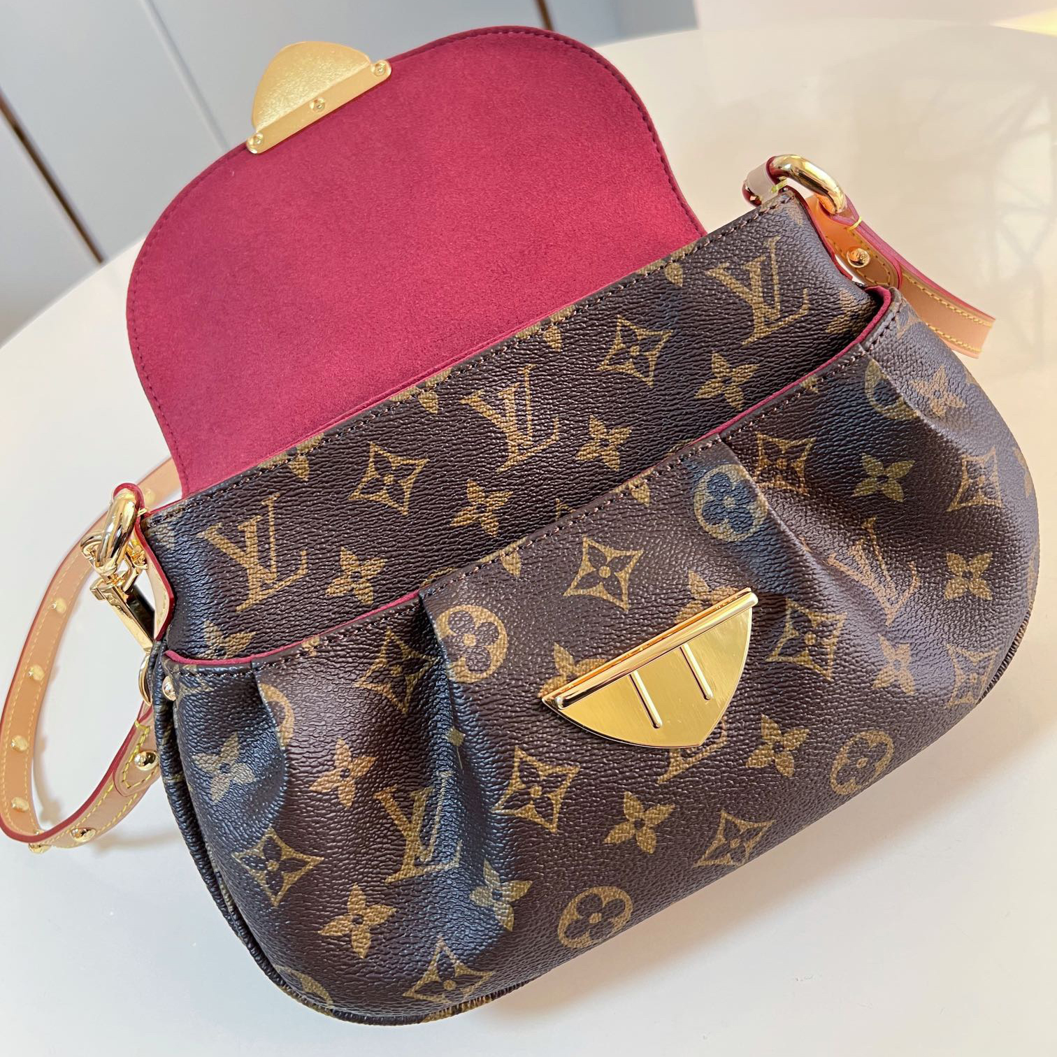 LV Designer Bag Shoulder Bag Luxury Bag Purse Tote Classic Logo Women's Tramp Bag High Quality Leather Crossbody  Fashion Printed Hand Bag