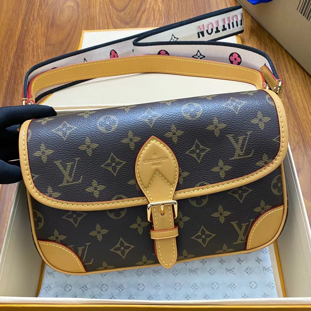 LV Designer Bag Shoulder Bag Luxury Bag Purse Tote Classic Logo Women's Tramp Bag High Quality Leather Crossbody  Fashion Printed Hand Bag