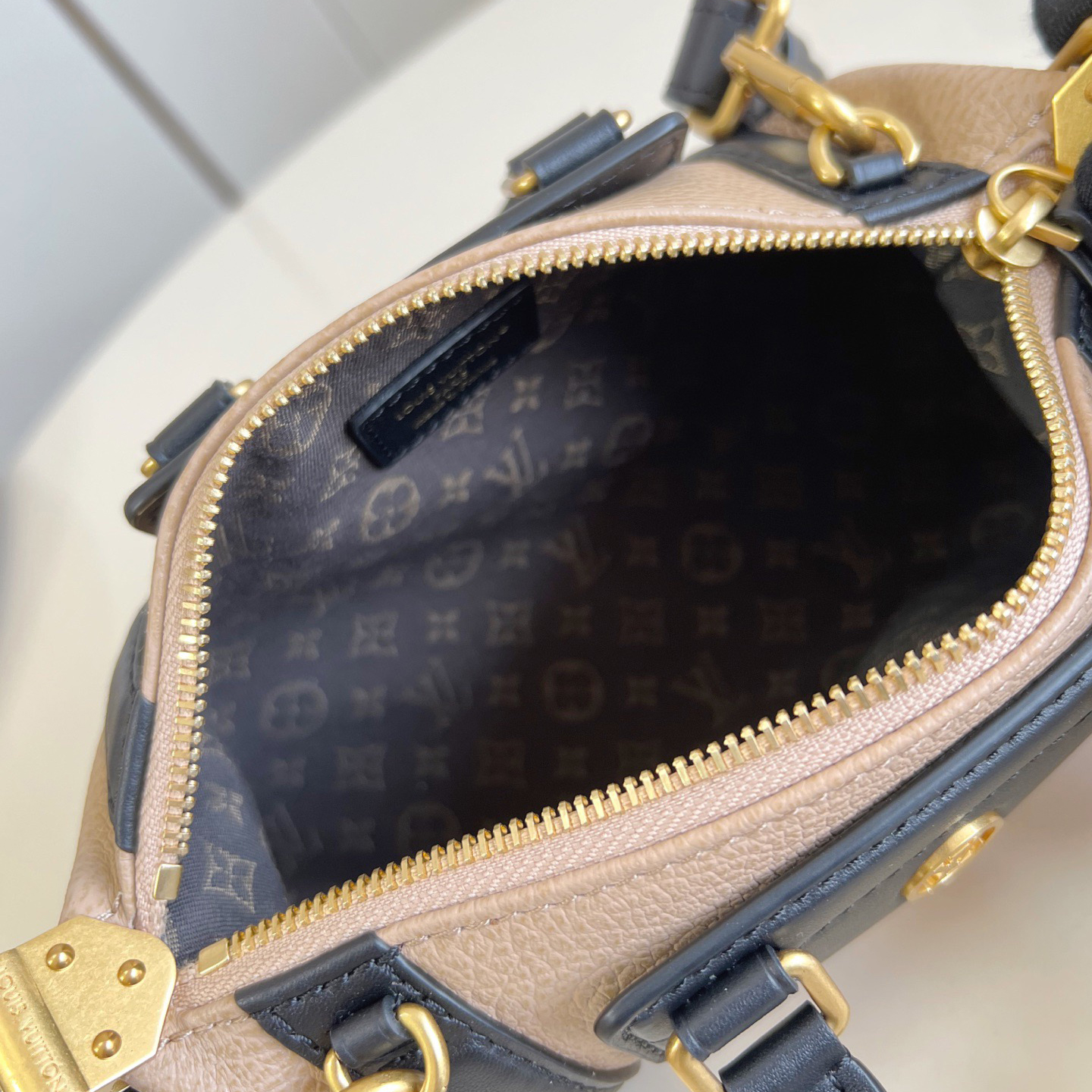 LV Designer Women's Shoulder Bag Luxury Bag Detachable And Adjustable Shoulder High Quality Leather Crossbody Fashion Hand Bag