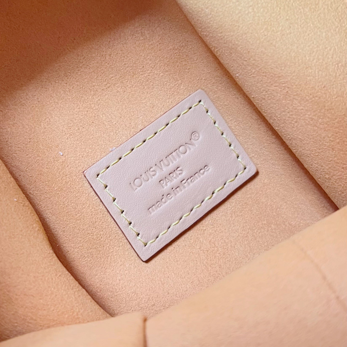 LV The Handbag Interprets Monogram Dune Elements With Retro Brushstrokes Paired With Airplane Shaped Decorations And Collage Effect Labels Luxury Bag Purse Classic Logo Women's Tramp Bag High Quality Leather Crossbody Fashion Printed Bag