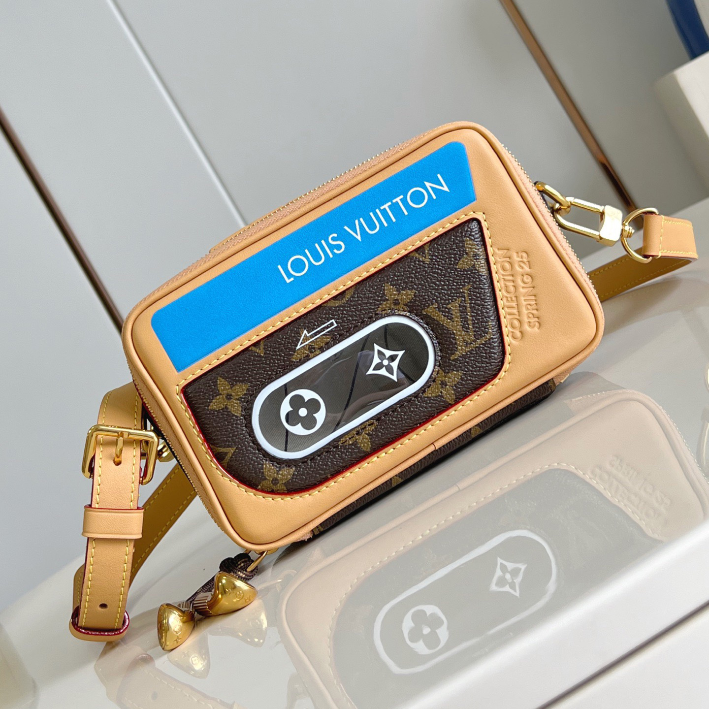 LV The Retro Inspiration Of The First Generation Cassette Recorder Women's Shoulder Bag Luxury Bag Detachable And Adjustable Shoulder High Quality Leather Crossbody Fashion Hand Bag