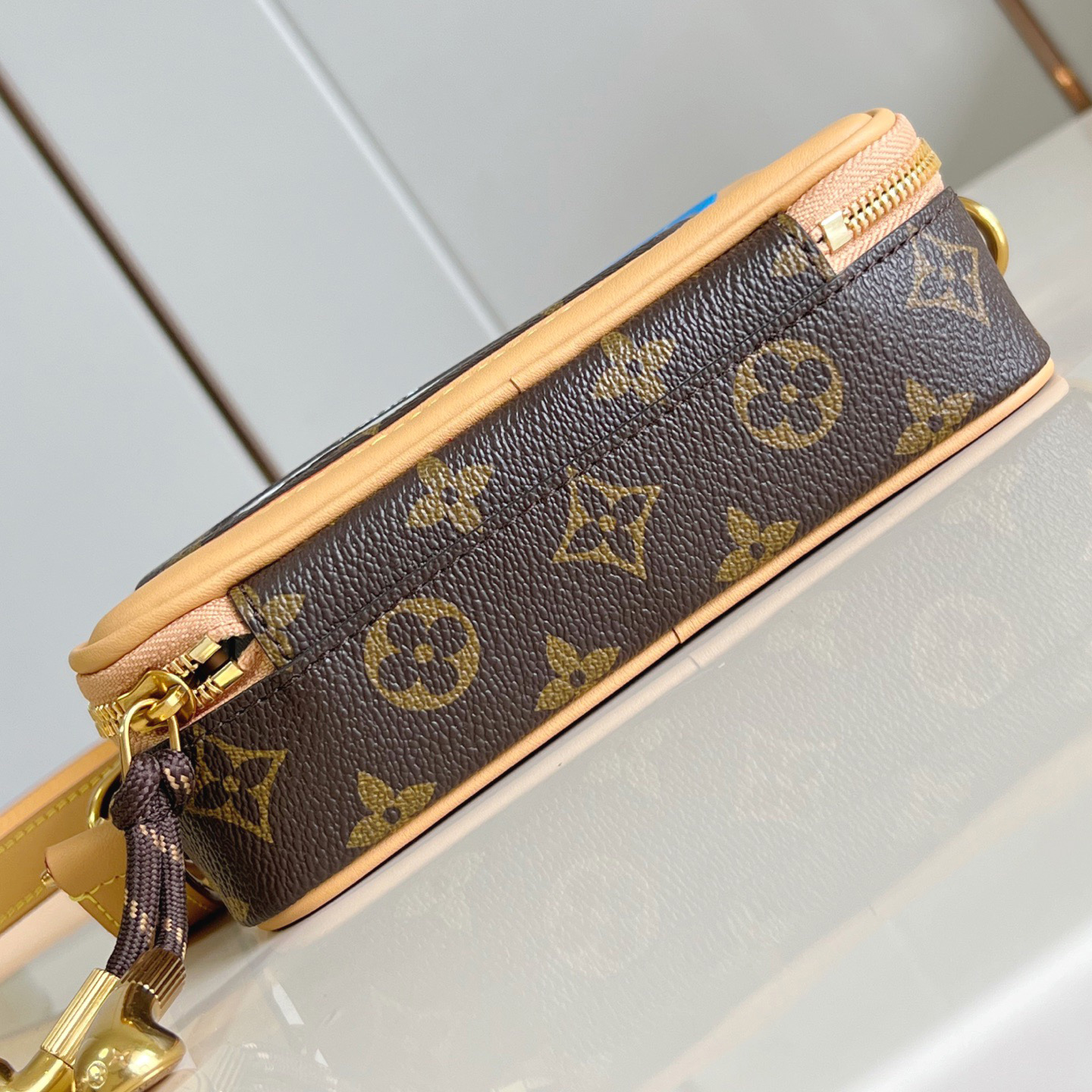 LV The Retro Inspiration Of The First Generation Cassette Recorder Women's Shoulder Bag Luxury Bag Detachable And Adjustable Shoulder High Quality Leather Crossbody Fashion Hand Bag