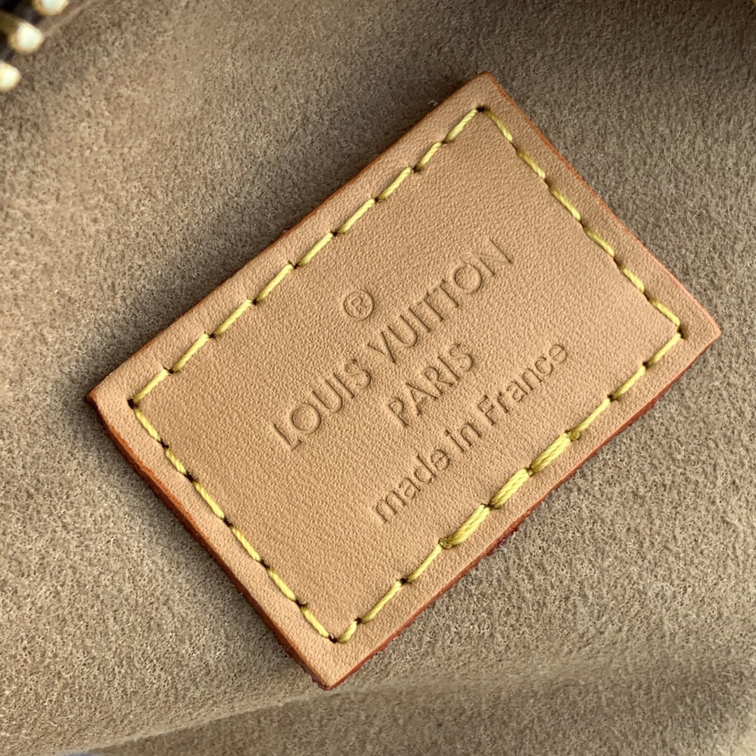 LV Designer Bag Shoulder Bag Luxury Bag Adjustable Shoulder Straps For Easy Shoulder Or Crossbody Crossbody Designer Bag Ladies Casual Handbag Chain Ladies Moon Package Half Circle Package Arc Package Pea Package Mini Bag