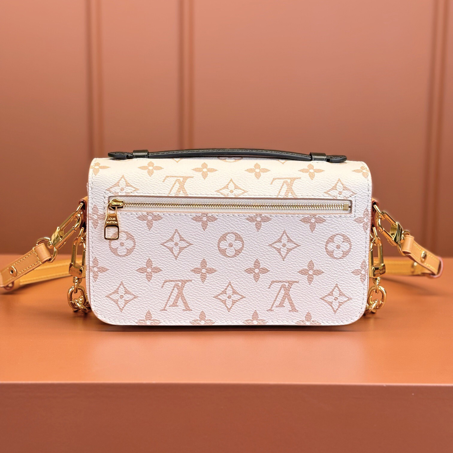 LV Designer Bag Luxury Tote Bag Crossbody Bag Shoulder Bag Fashionable And High-Quality Versatile Handbag Versatile Bag Essential For Going Out On The Street