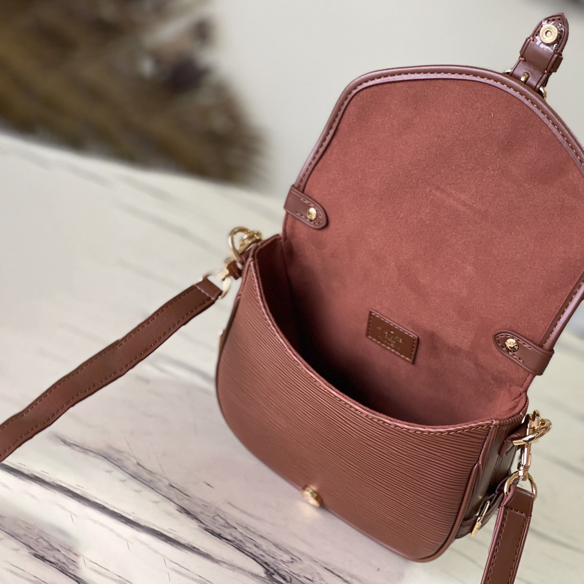 LV Designer Bag Shoulder Bag Luxury Bag Purse Tote Classic Logo Women's Tramp Bag High Quality Leather Crossbody  Fashion Hand Bag