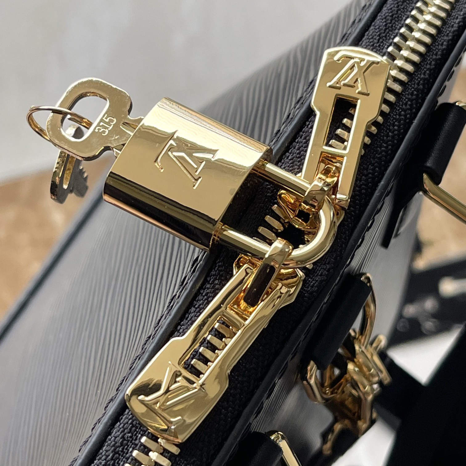 LV Designer Women's Shoulder Bag Luxury Bag Detachable And Adjustable Shoulder High Quality Leather Crossbody Fashion Hand Bag