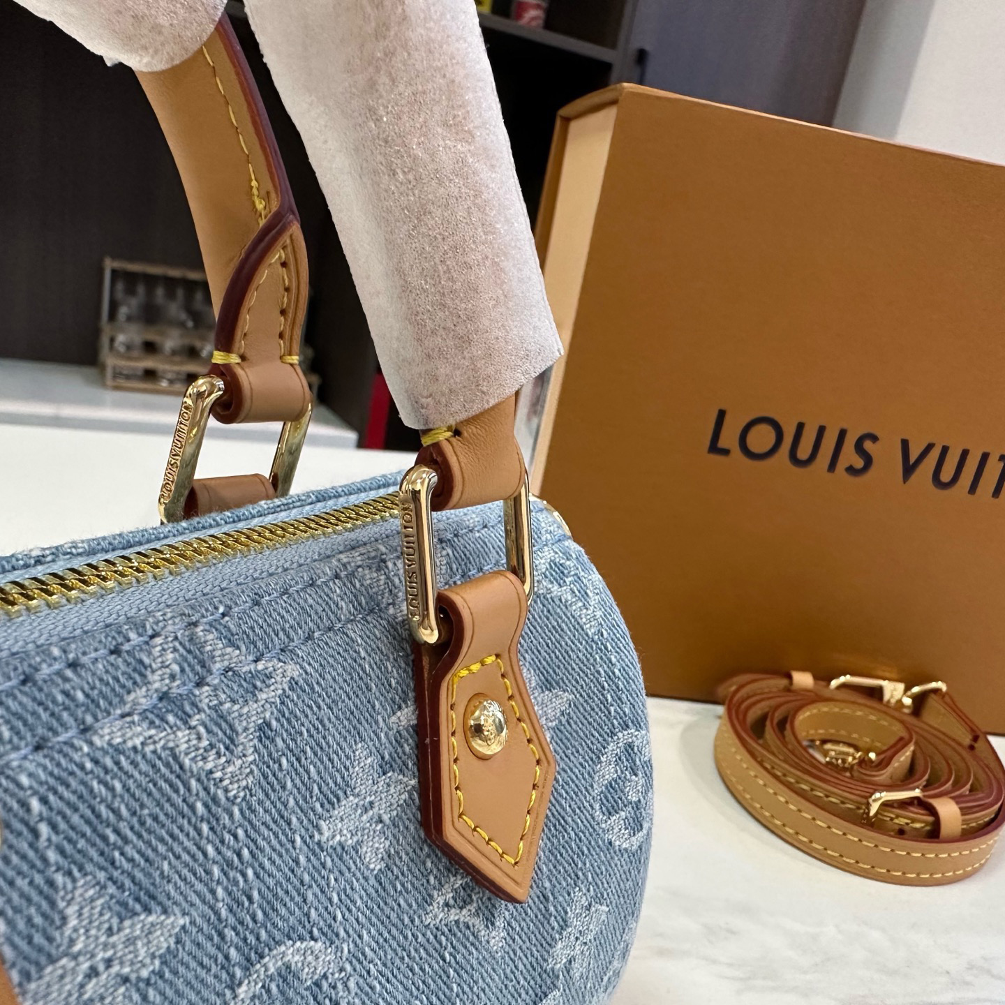 LV Designer Bag Luxury Leather Crossbody Shoulder Underarm Bag Ladies Women's Fashion Printed Chain Zipper Closure Purse