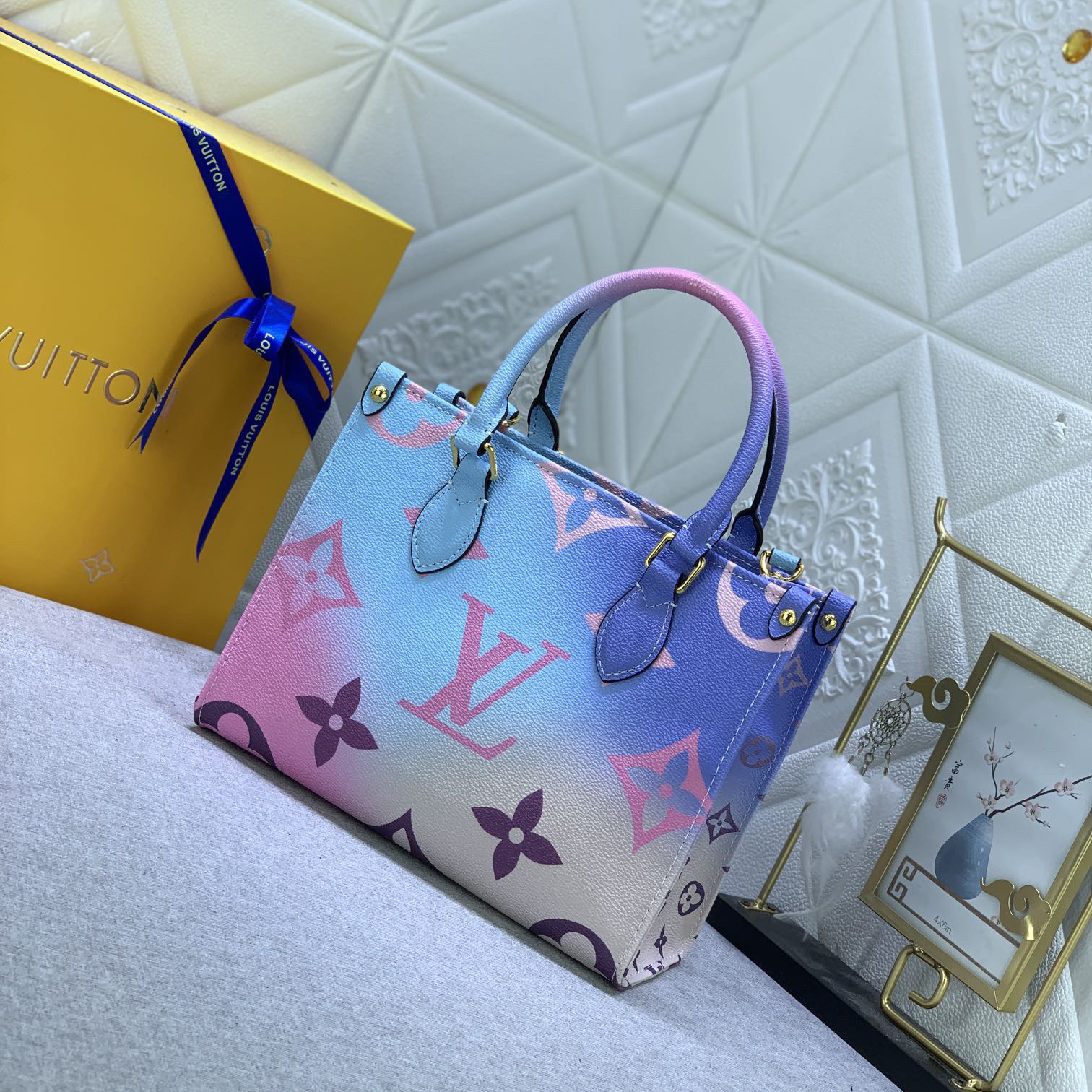 LV Designer Bag Fashion Luxury Bag Crossbody Bag Handbag Women's Casual Handbag Fashion Chain Crossbody Bag Women's Large Capacity Bag