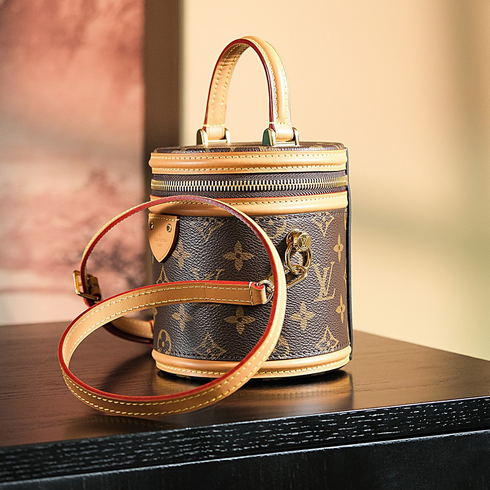 LV Designer Bag Shoulder Bag Bucket Women Luxury Bag Luxury Temperament Graffiti Cylindrical Everything Stylish Bag