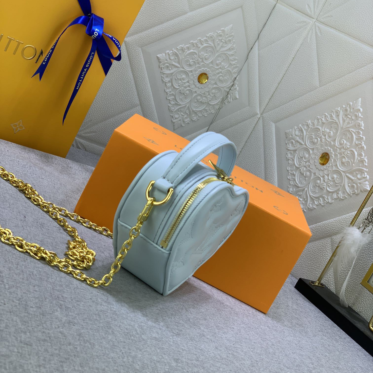 LV Designer Bagss Luxury Love Shape Bag Shoulder Bag Crossbody Purse Ladies Fashion Mini Bag High Quality Leather Zipper Armpit Bag