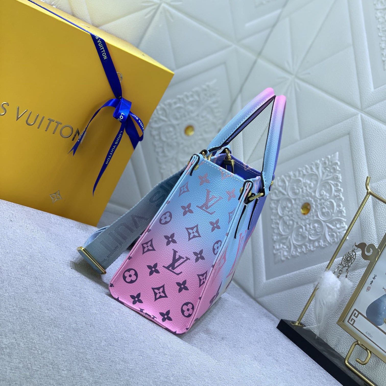 LV Designer Bag Fashion Luxury Bag Crossbody Bag Handbag Women's Casual Handbag Fashion Chain Crossbody Bag Women's Large Capacity Bag