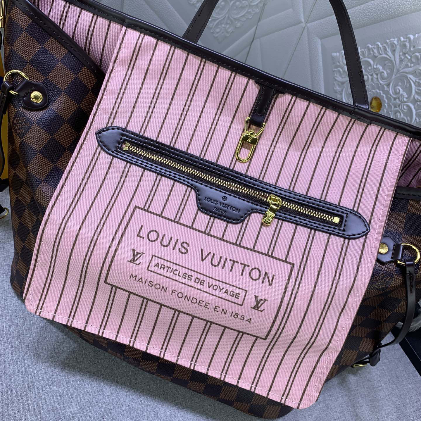 LV Designer Bagss Luxury Bag Classic Handbag Disassembly Woven Leather Strap Printed Handbag The Its Ample Interior Can Accommodate Printed Laptops And Other Office Supplies Fashion Bag High Quality Leather Bag