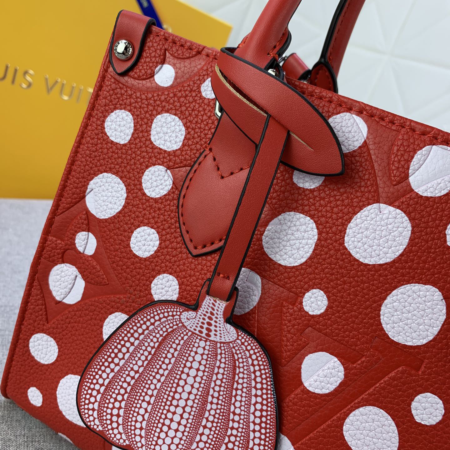 LV Designer Bagss Luxury Bag Printed Handbag The Its Ample Interior Can Accommodate Printed Laptops And Other Office Supplies Fashion Bag High Quality Leather Bag