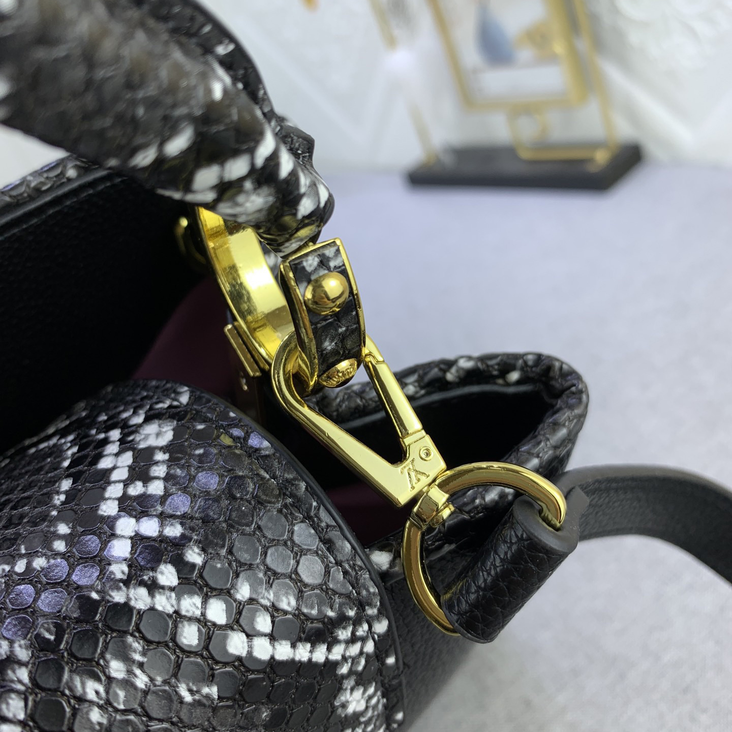 LV Designer Bagss Luxury Bag Shoulder Bag Paired With Lv Letter Iconic Side Rings And Monogram Floral Flip Cover Crossbody Purse Ladies Fashion Bag High Quality Leather Zipper Armpit Bag