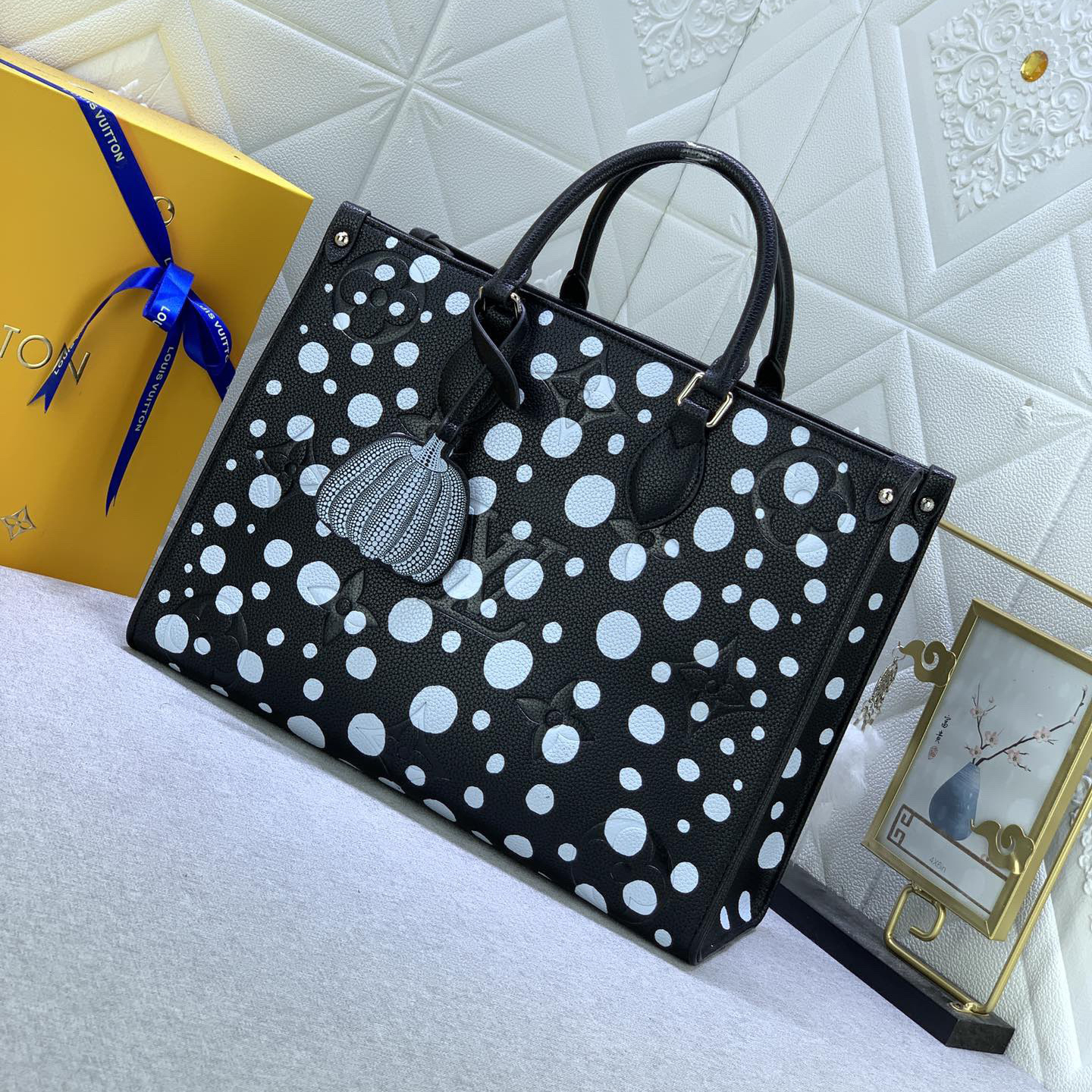 LV Designer Bagss Luxury Bag Printed Handbag The Its Ample Interior Can Accommodate Printed Laptops And Other Office Supplies Fashion Bag High Quality Leather Bag