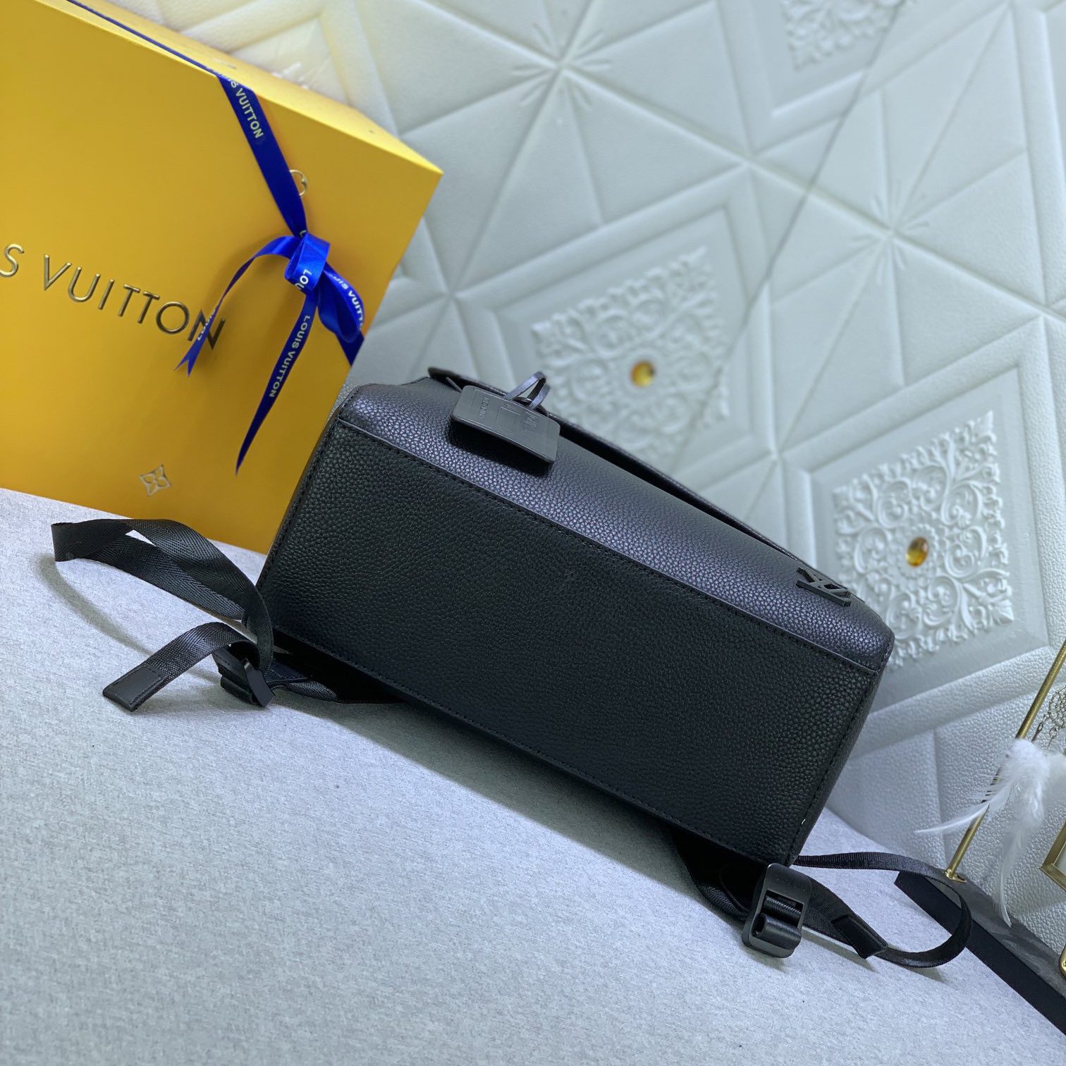 LV Stylish Design Men's And Women's Outdoor Backpack For Studen Backpack Shoulder Simple Yet Sophisticated, Trendy And Cool Style