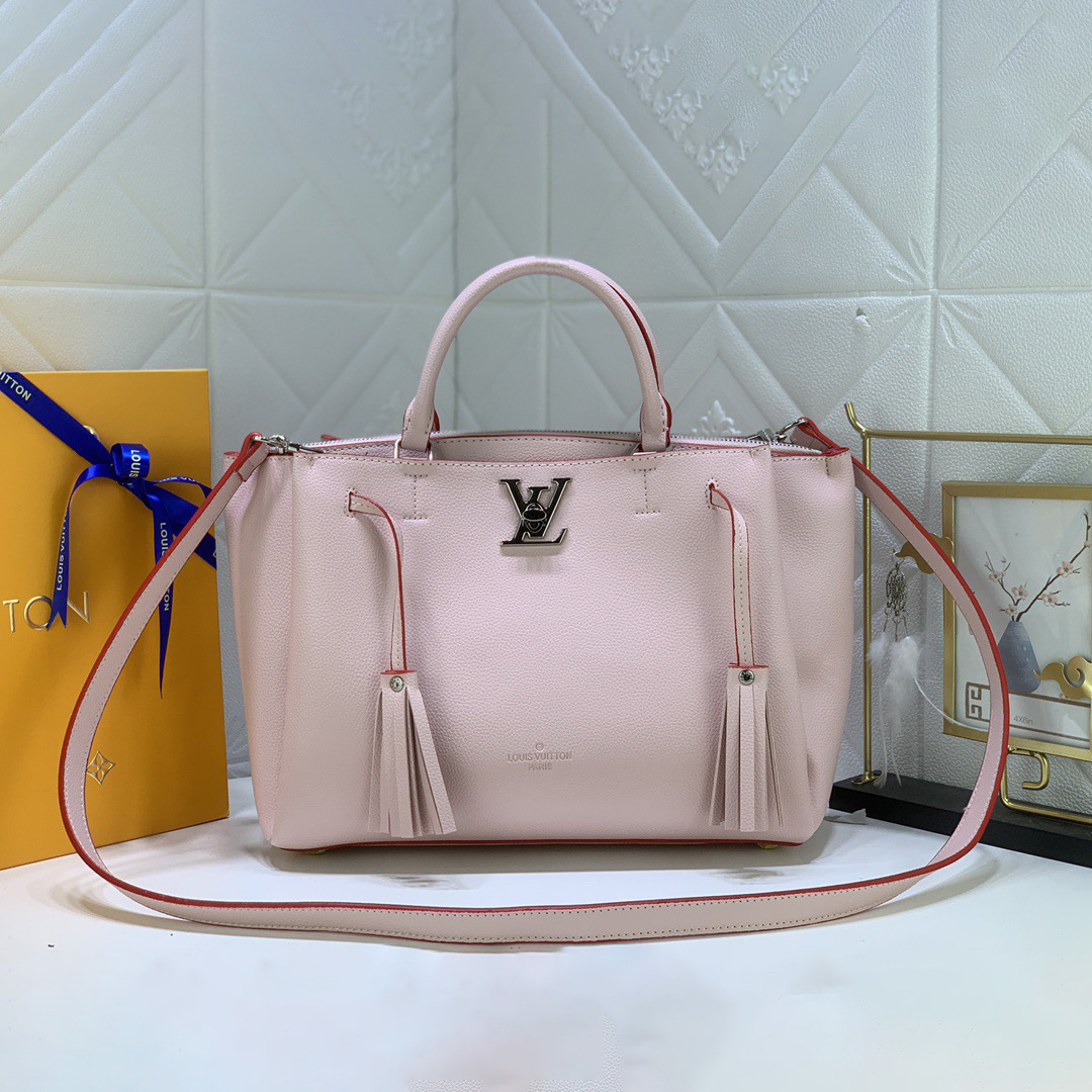 LV Designer Bagss Luxury Bag Classic Handbag The Its Ample Interior Can Accommodate Printed Laptops And Other Office Supplies Fashion Bag High Quality Leather Bag