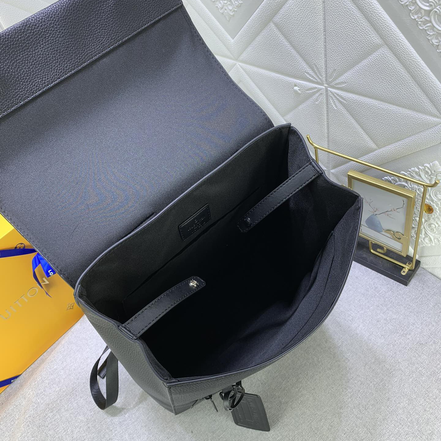 LV Stylish Design Men's And Women's Outdoor Backpack For Studen Backpack Shoulder Simple Yet Sophisticated, Trendy And Cool Style