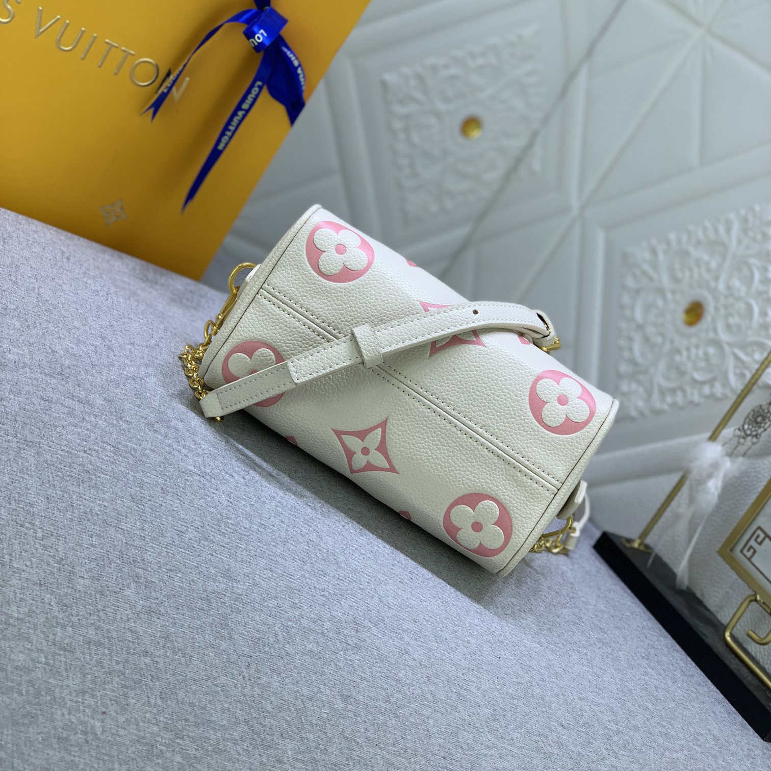 LV Designer Bag Luxury Leather Crossbody Shoulder Underarm Bag Ladies Women's Fashion Printed Chain Zipper Closure Purse