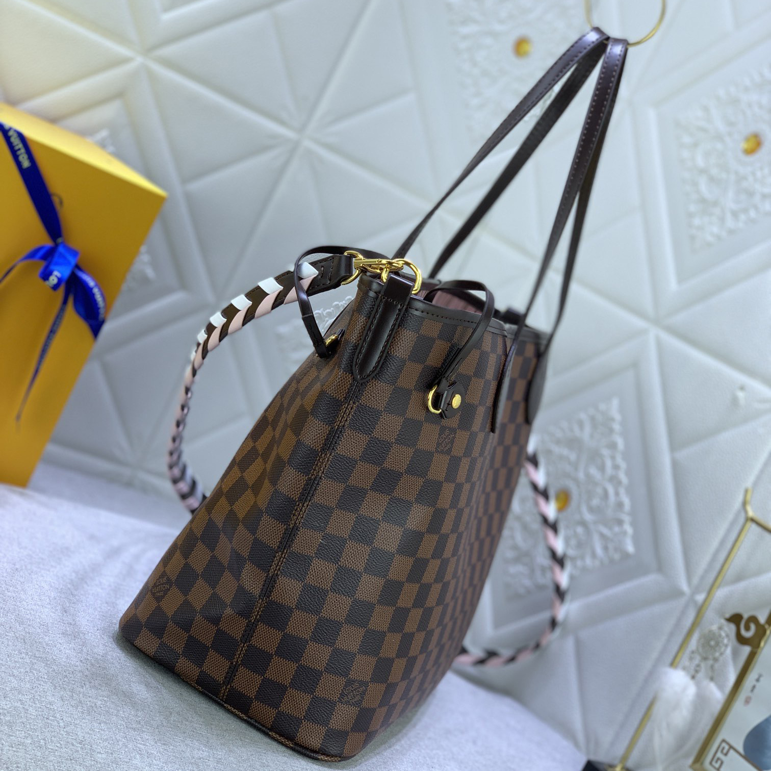 LV Designer Bagss Luxury Bag Classic Handbag Disassembly Woven Leather Strap Printed Handbag The Its Ample Interior Can Accommodate Printed Laptops And Other Office Supplies Fashion Bag High Quality Leather Bag