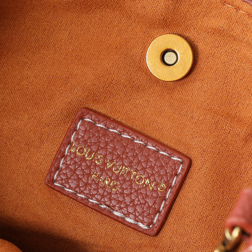 LV Designer Using Grain Leather To Shape A Compact Bucket Bag Configuration Luxury Bag Shoulder Bag Ladies Fashion Bag High Quality Leather Zipper Armpit Bag Lv Padlock Is Detachable