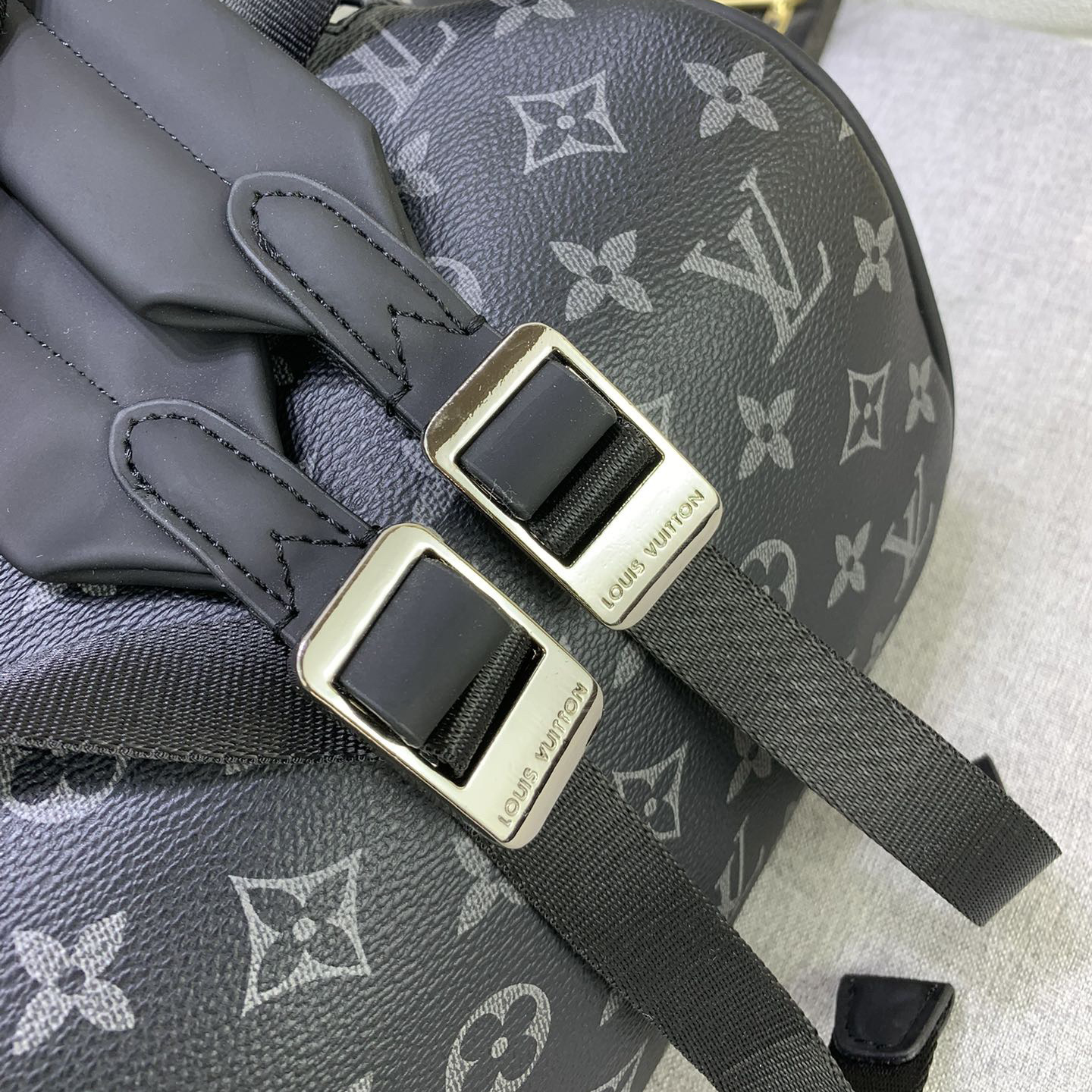 LV Stylish Design Men's And Women's Outdoor Backpack For Studen Backpack Shoulder Simple Yet Sophisticated, Trendy And Cool Style