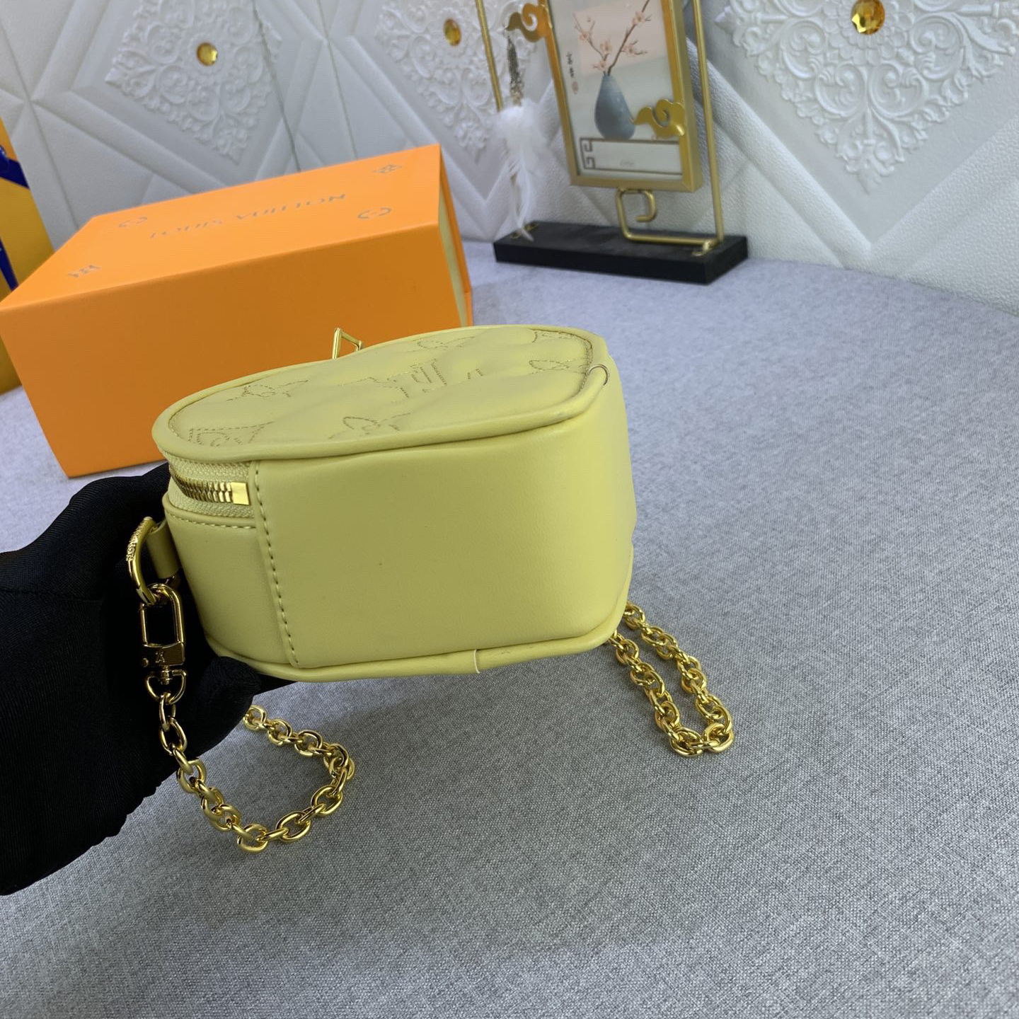 LV Designer Bagss Luxury Love Shape Bag Shoulder Bag Crossbody Purse Ladies Fashion Mini Bag High Quality Leather Zipper Armpit Bag