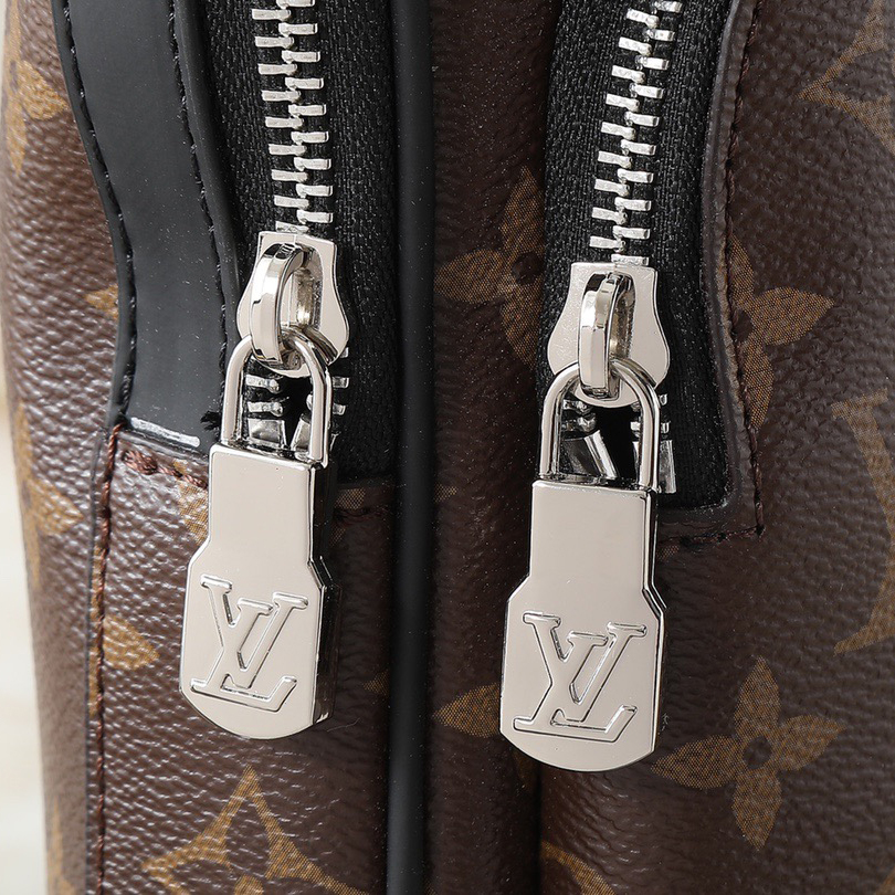 LV Designer Bagss Exploring Crossbody Travel With Exquisite Configuration Of Coated Canvas Main Compartment Inner Bag Ensures Secure Storage Available For Both Men And Women Luxury Diagonal Package