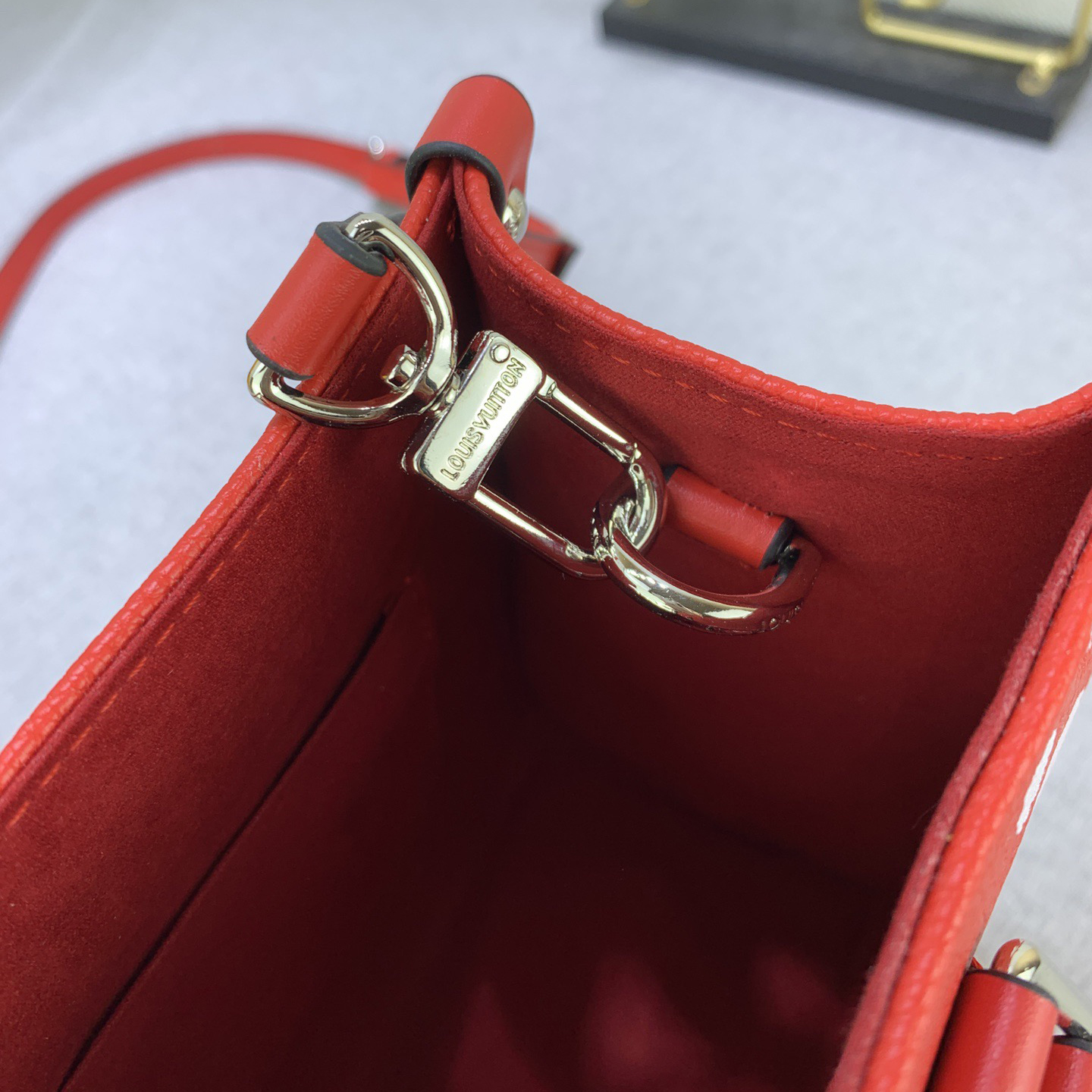 LV Designer Bagss Luxury Bag Printed Handbag The Its Ample Interior Can Accommodate Printed Laptops And Other Office Supplies Fashion Bag High Quality Leather Bag