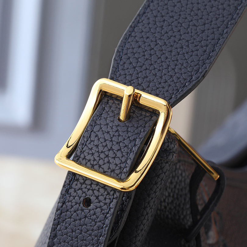 LV Designer Bagss Luxury Bag Shoulder Bag Canvas and leather edging create a design that fits the body shape Large inner bag Ladies Fashion Bag High Quality Leather Bag