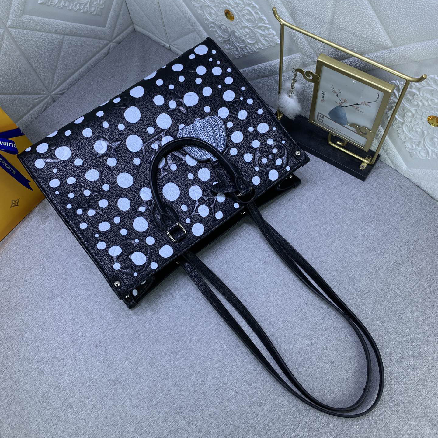 LV Designer Bagss Luxury Bag Printed Handbag The Its Ample Interior Can Accommodate Printed Laptops And Other Office Supplies Fashion Bag High Quality Leather Bag