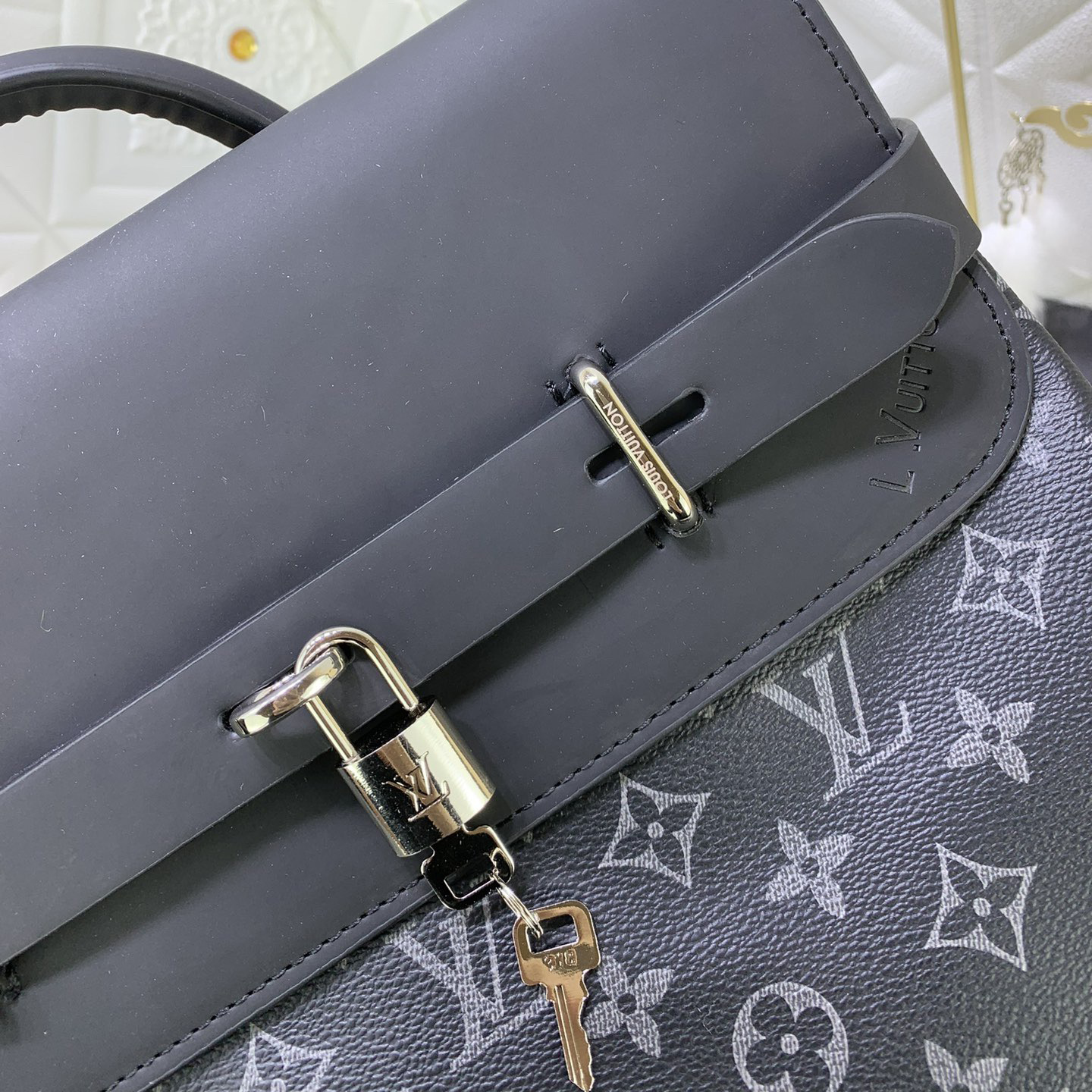 LV Stylish Design Men's And Women's Outdoor Backpack For Studen Backpack Shoulder Simple Yet Sophisticated, Trendy And Cool Style