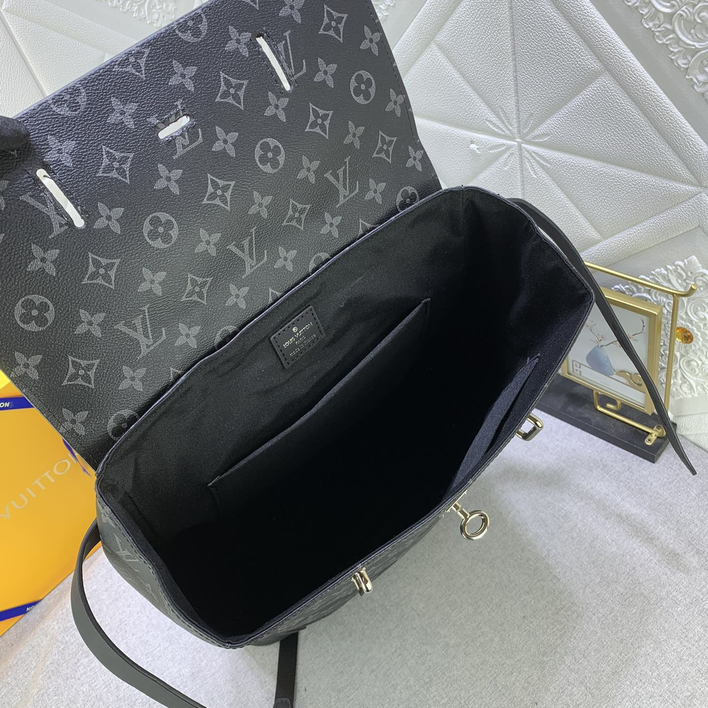 LV Stylish Design Men's And Women's Outdoor Backpack For Studen Backpack Shoulder Simple Yet Sophisticated, Trendy And Cool Style