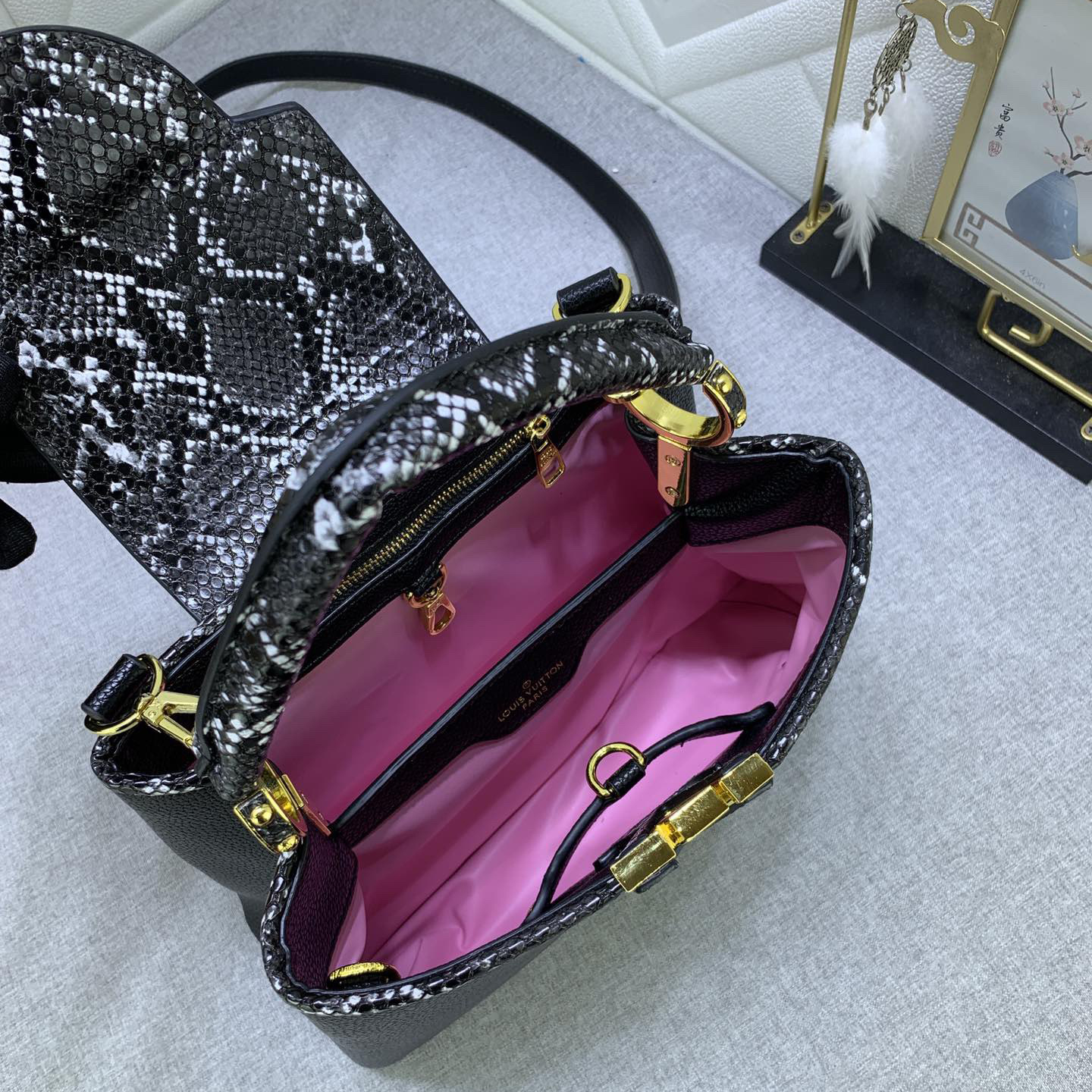 LV Designer Bagss Luxury Bag Shoulder Bag Paired With Lv Letter Iconic Side Rings And Monogram Floral Flip Cover Crossbody Purse Ladies Fashion Bag High Quality Leather Zipper Armpit Bag