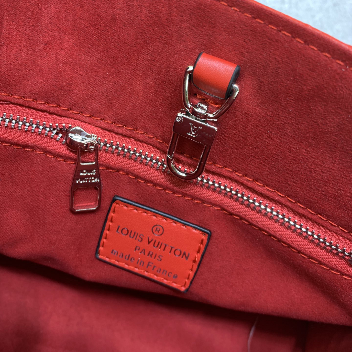 LV Designer Bagss Luxury Bag Printed Handbag The Its Ample Interior Can Accommodate Printed Laptops And Other Office Supplies Fashion Bag High Quality Leather Bag